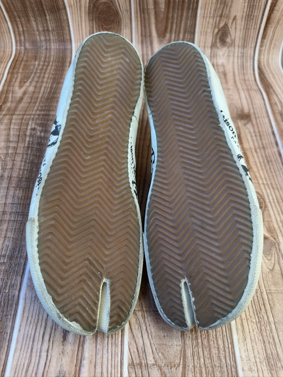 Maison Margiela Maison Margiela Leather Tabi Vans Low top Sneaks Size US 10 / EU 43 - 16 Thumbnail