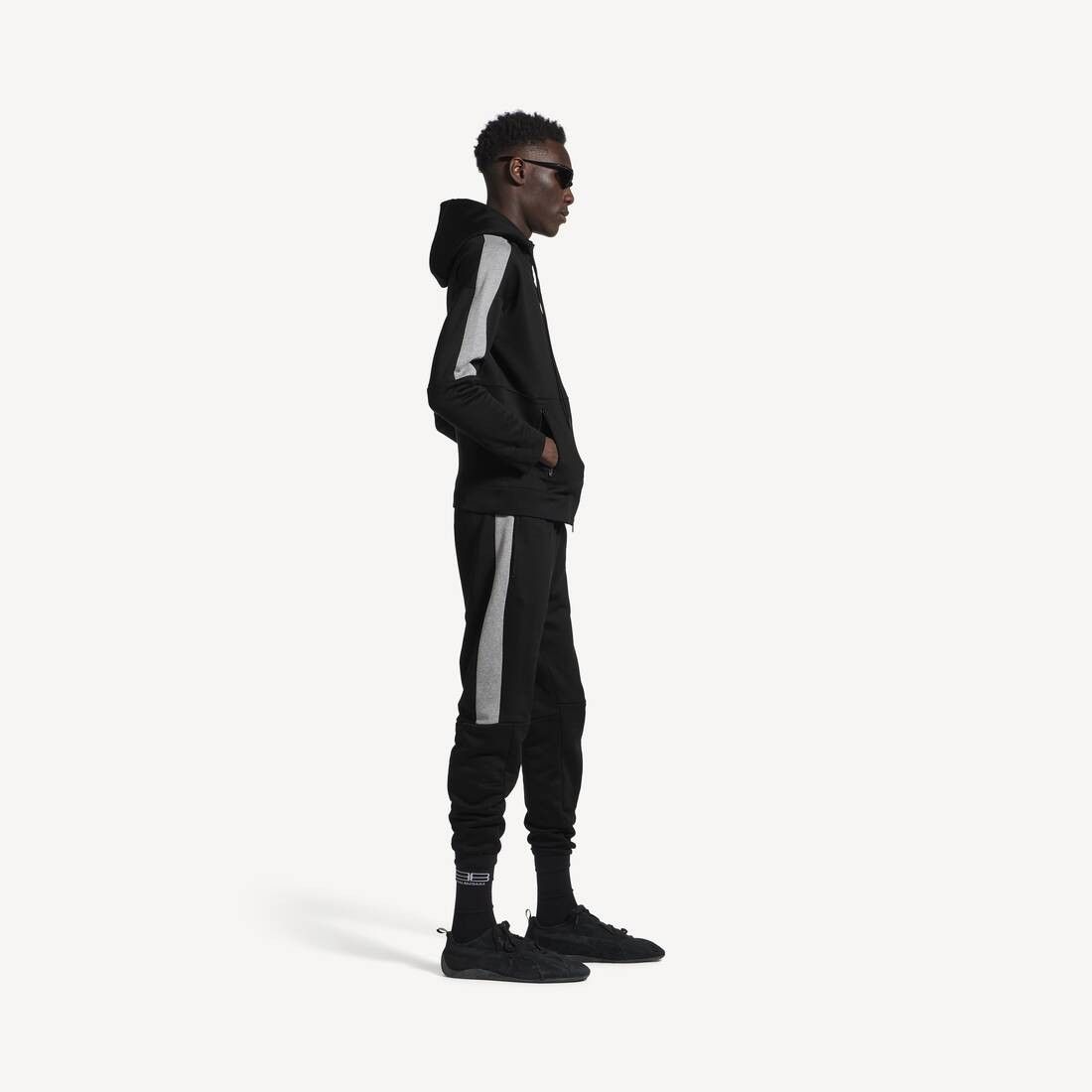 Balenciaga × Puma o1tr1nto0326 Hooded Tracksuit Jacket in Black/Grey Size US S / EU 44-46 / 1 - 3 Thumbnail
