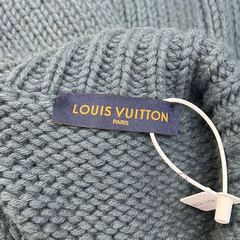 Louis Vuitton Louis Vuitton Knit Button Sweater Jacket Size US S / EU 44-46 / 1 - 3 Thumbnail