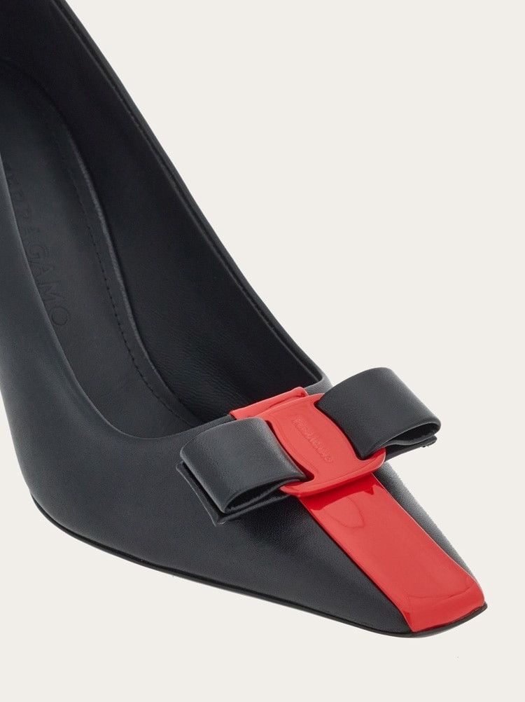 Salvatore Ferragamo o1s1rm0724 Vara Bow Leather Pumps in Black/Red Size US 5.5 / IT 35.5 - 6 Thumbnail