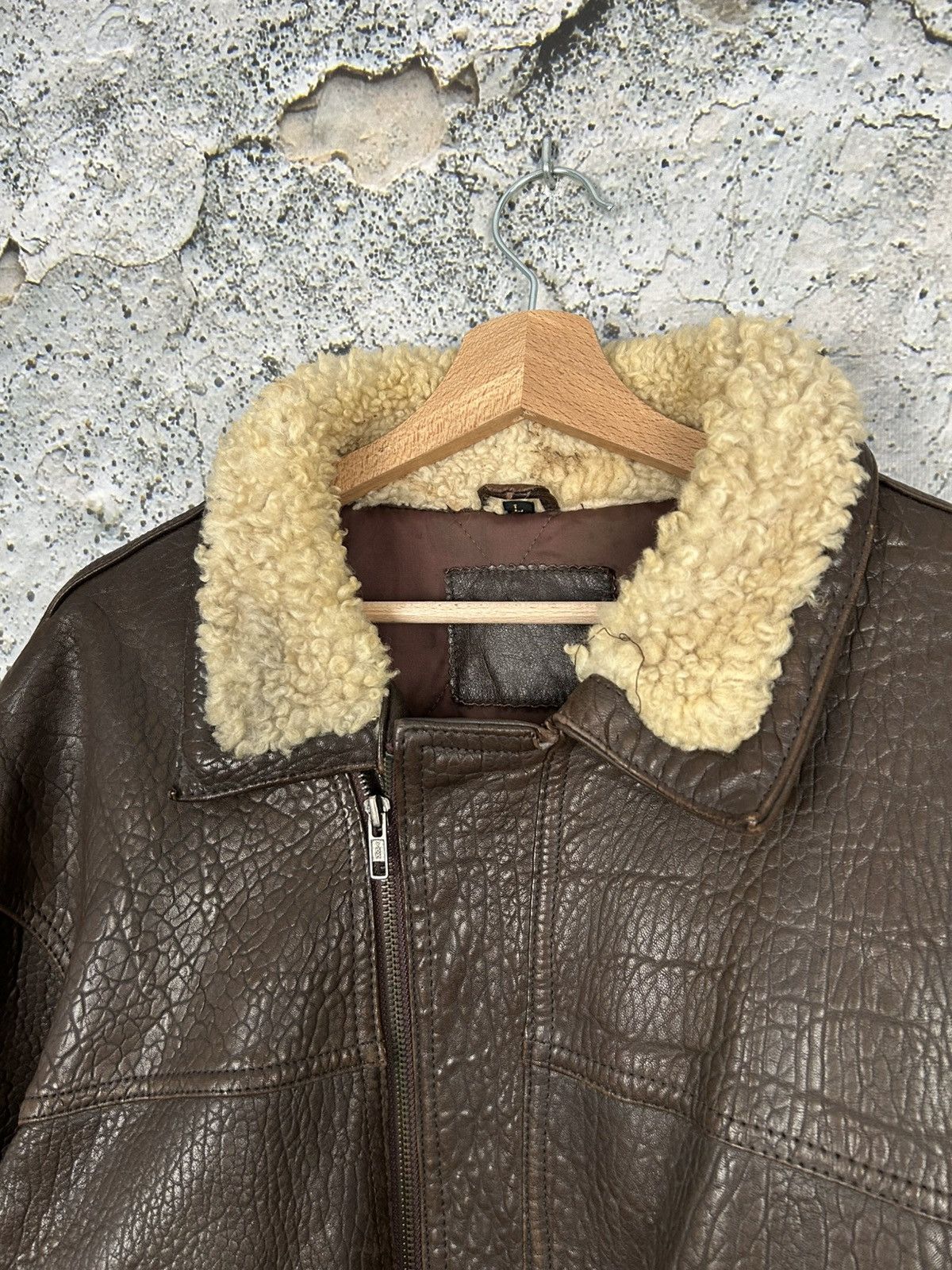 Genuine Leather Vintage Genuine Leather Bomber Shearling Military Rare 90s Size US L / EU 52-54 / 3 - 3 Thumbnail