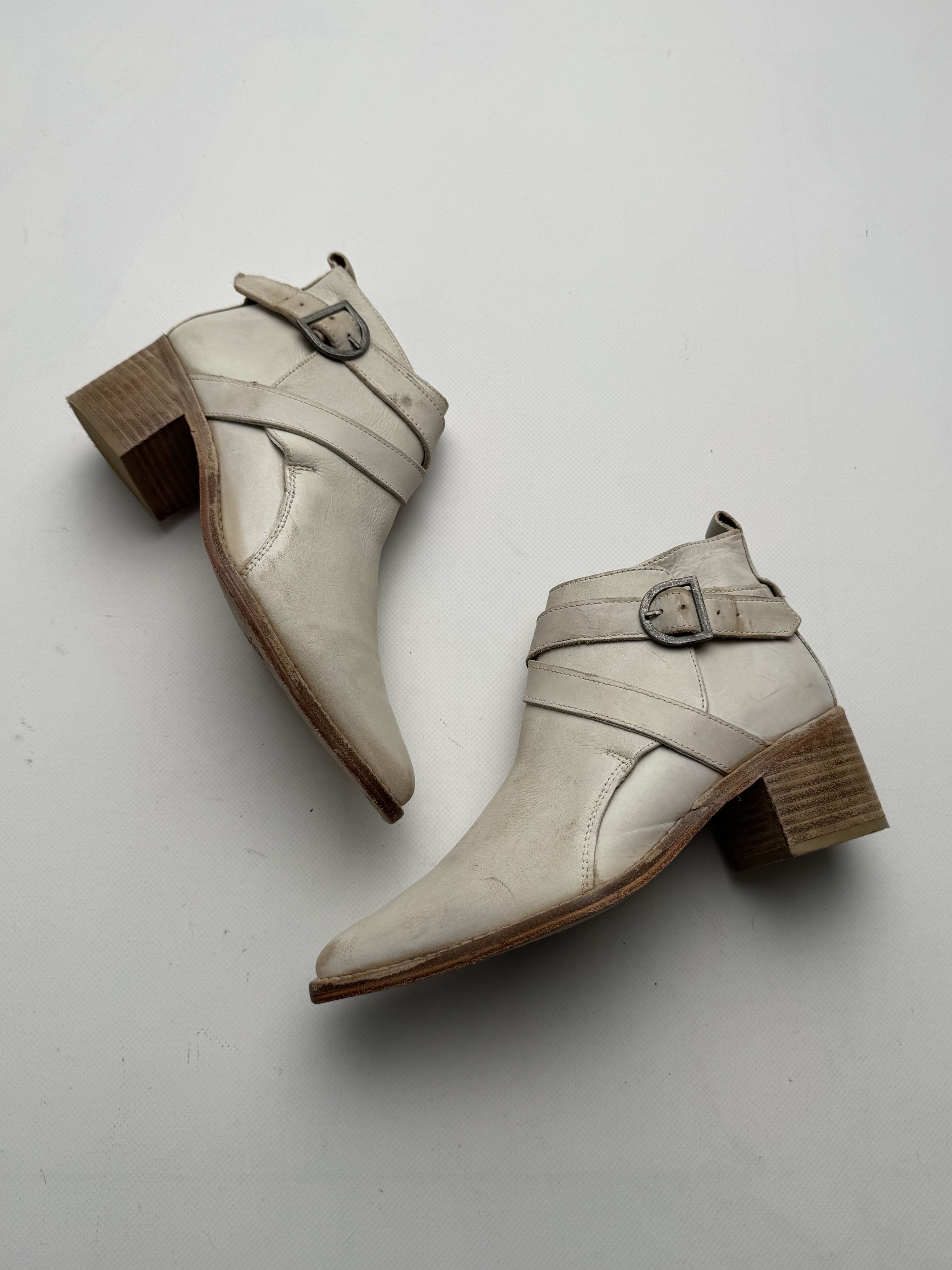 Vintage Leather Ankle Boots Buckle Strap Block Heel Casual E2 Size US 6 / IT 36 - 2 Thumbnail