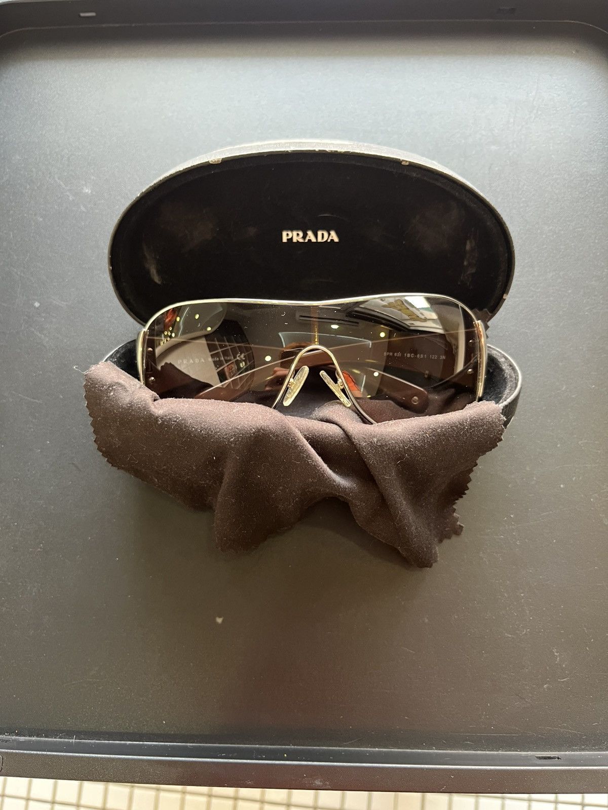 Prada 💥Vintage 00s PRADA Shield Sunglasses SPR 63I Size ONE SIZE - 1 Thumbnail