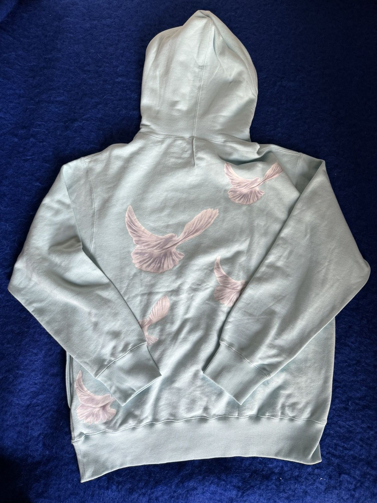 3.PARADIS 3.Paradis Doves Hoodie Light Blue - Size L - New with tag Size US L / EU 52-54 / 3 - 7 Thumbnail