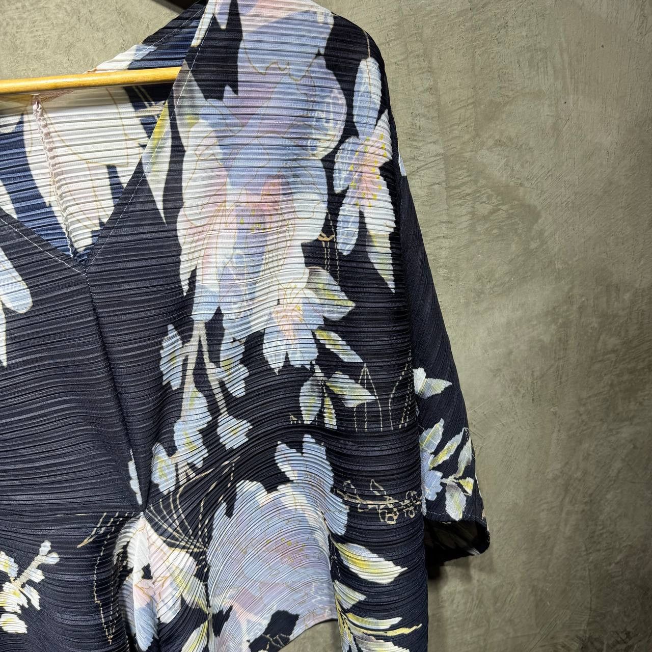Pleats Please Issey Miyake Issey Miyake Pleats Please Japanese Style Flower Dress BNWT Size L / US 10 / IT 46 - 3 Thumbnail
