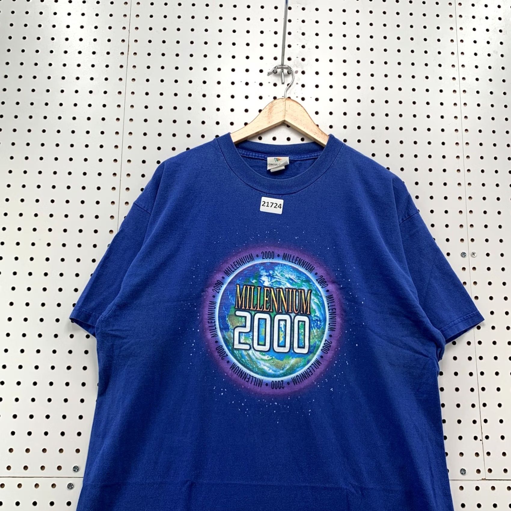 Vintage VINTAGE Circus Circus Millennium 2000 Shirt Blue Las Vegas Adult XL 23x31 Earth Graphic T-Shirt Womens Size US XL / EU 56 / 4 - 5 Thumbnail