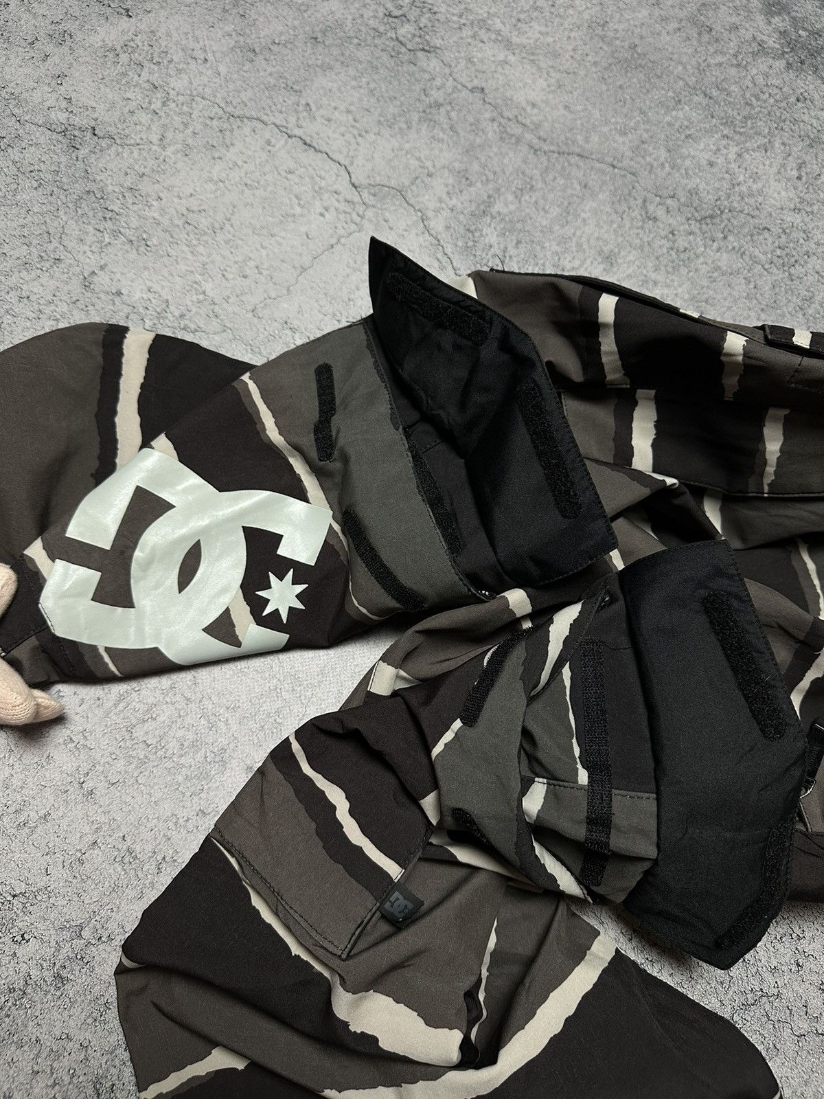 DC DC Shoes Snowboarding Baggy Ski Pants Size US 34 / EU 50 - 14 Thumbnail