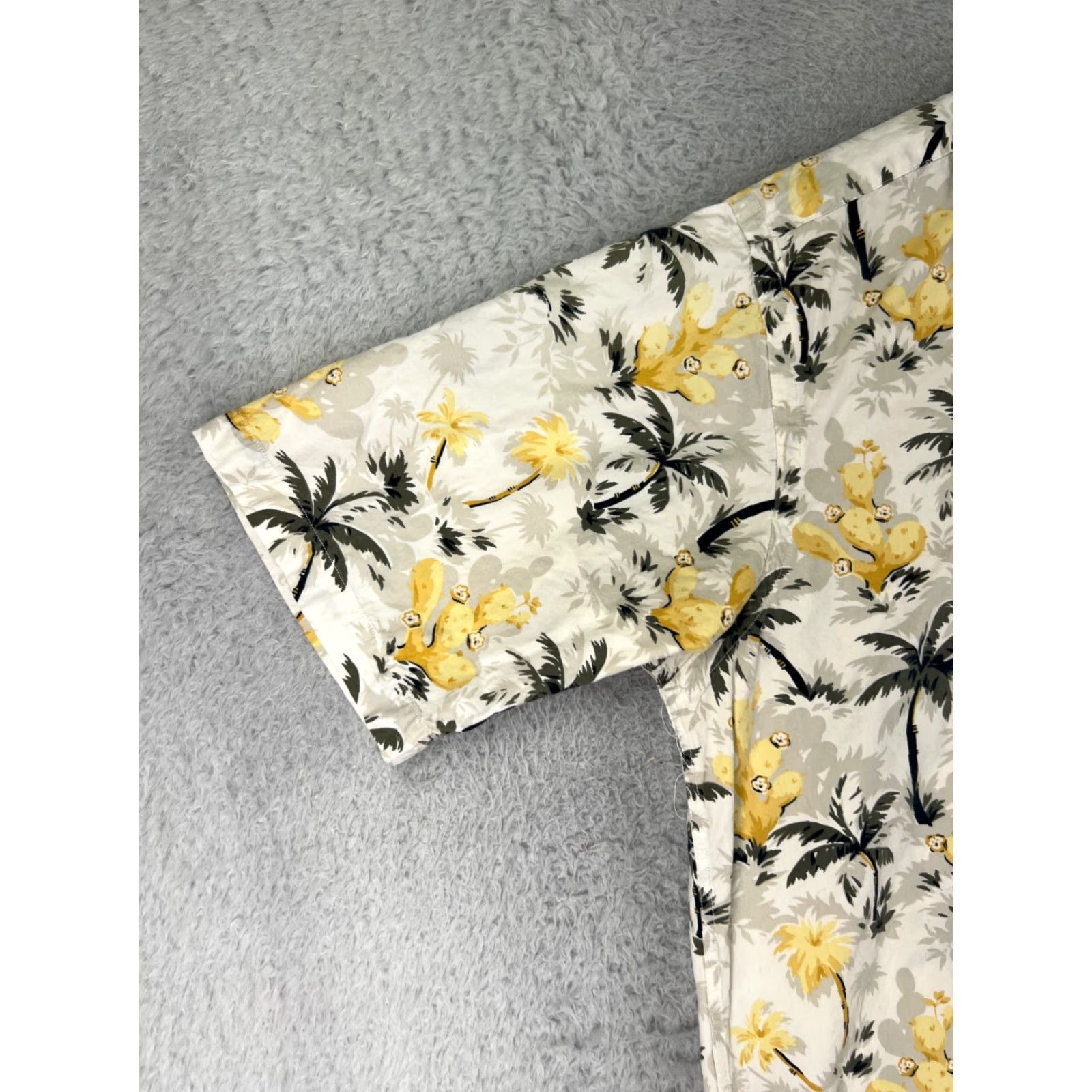 Nautica VINTAGE Nautica Hawaiian Shirt Men Medium Beige Floral Button-Up Adult M Beige Floral Hawaiian Aloha Beach Men Size US M / EU 48-50 / 2 - 5 Thumbnail
