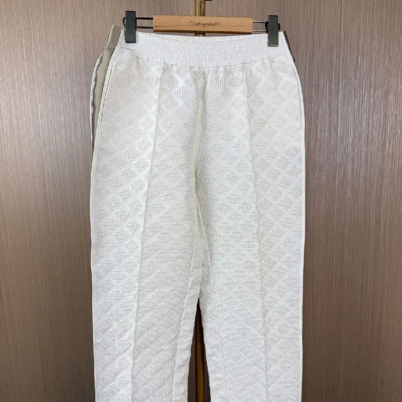 Chanel Chanel Beige Casual Pants for Women 0089 Size 30" / US 8 / IT 44 - 1 Thumbnail