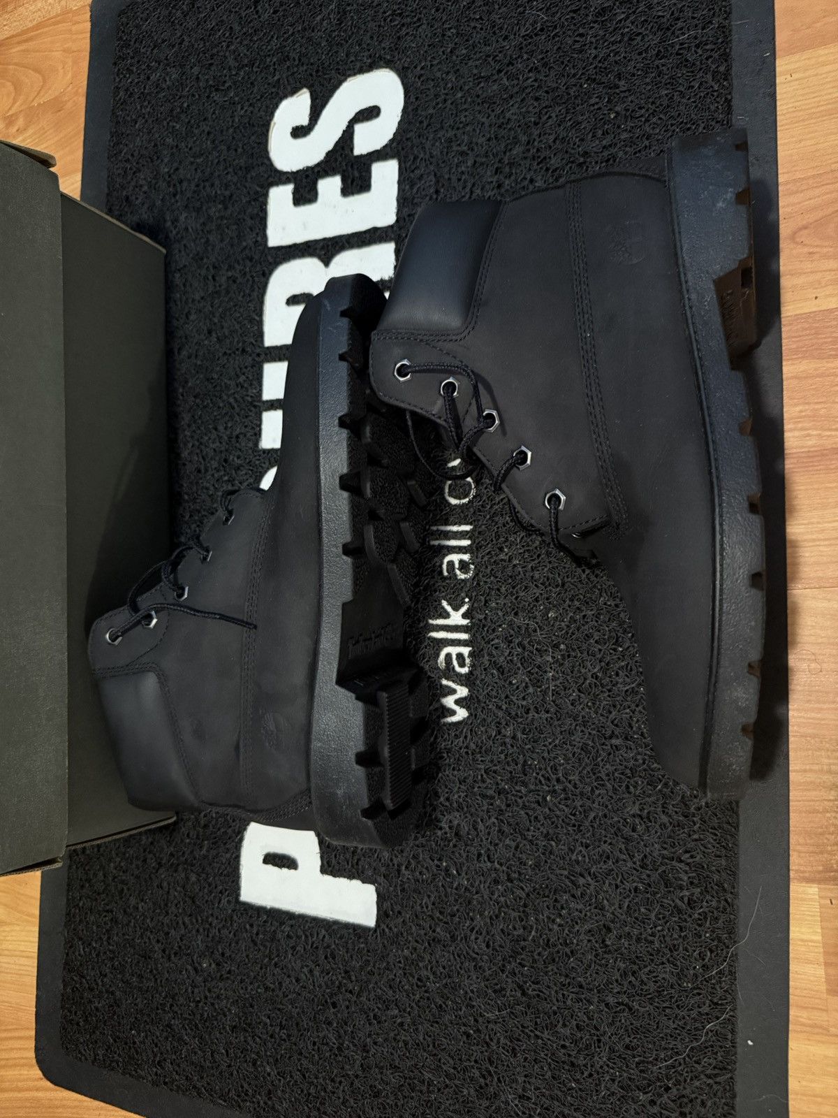 Timberland Black Timberland Boots 6” Size 6.5 Size US 6.5 / EU 39-40 - 1 Thumbnail