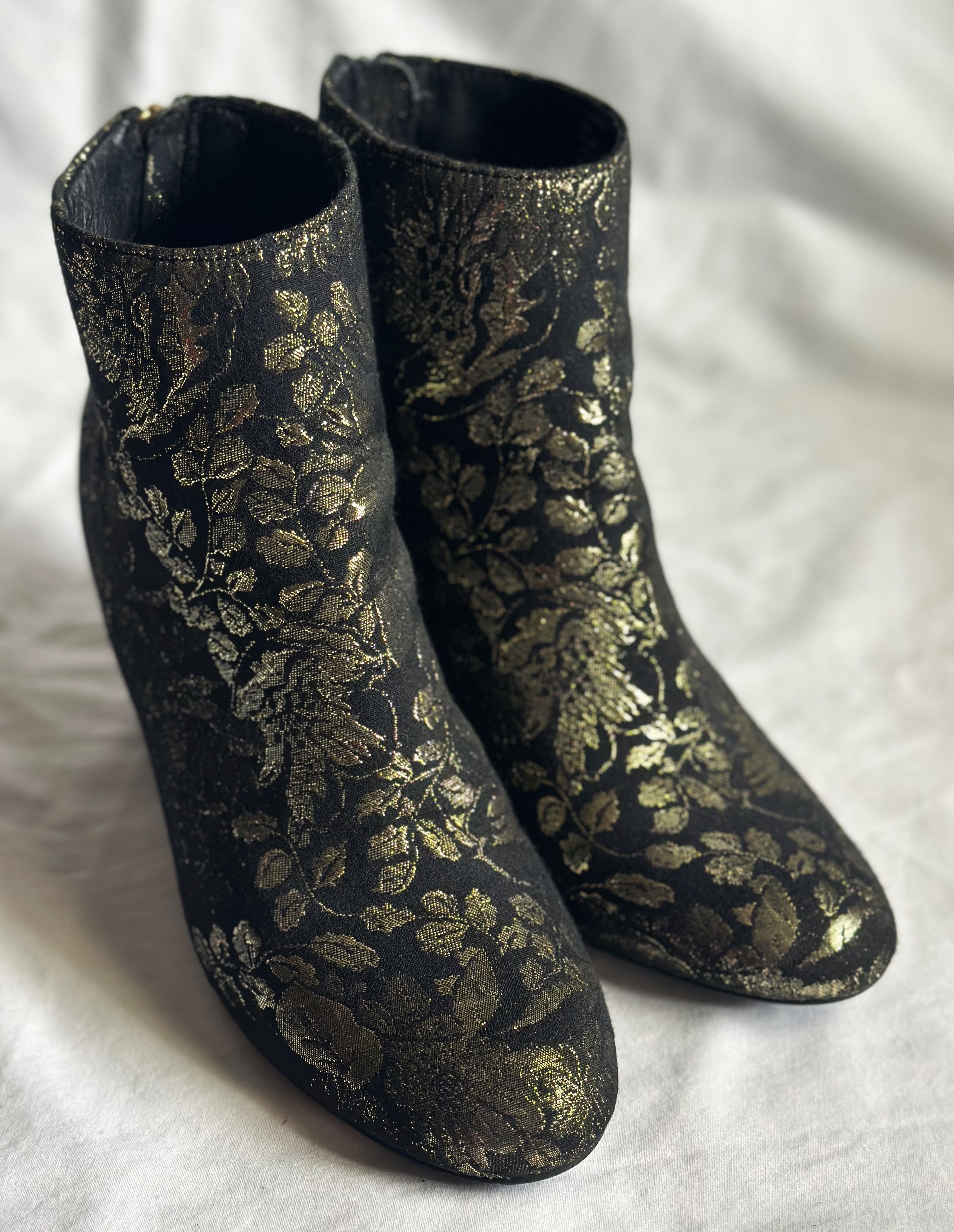 Steve Madden Steve Madden Black Gold Embroidered Ankle Boots Size US 8 Grailed