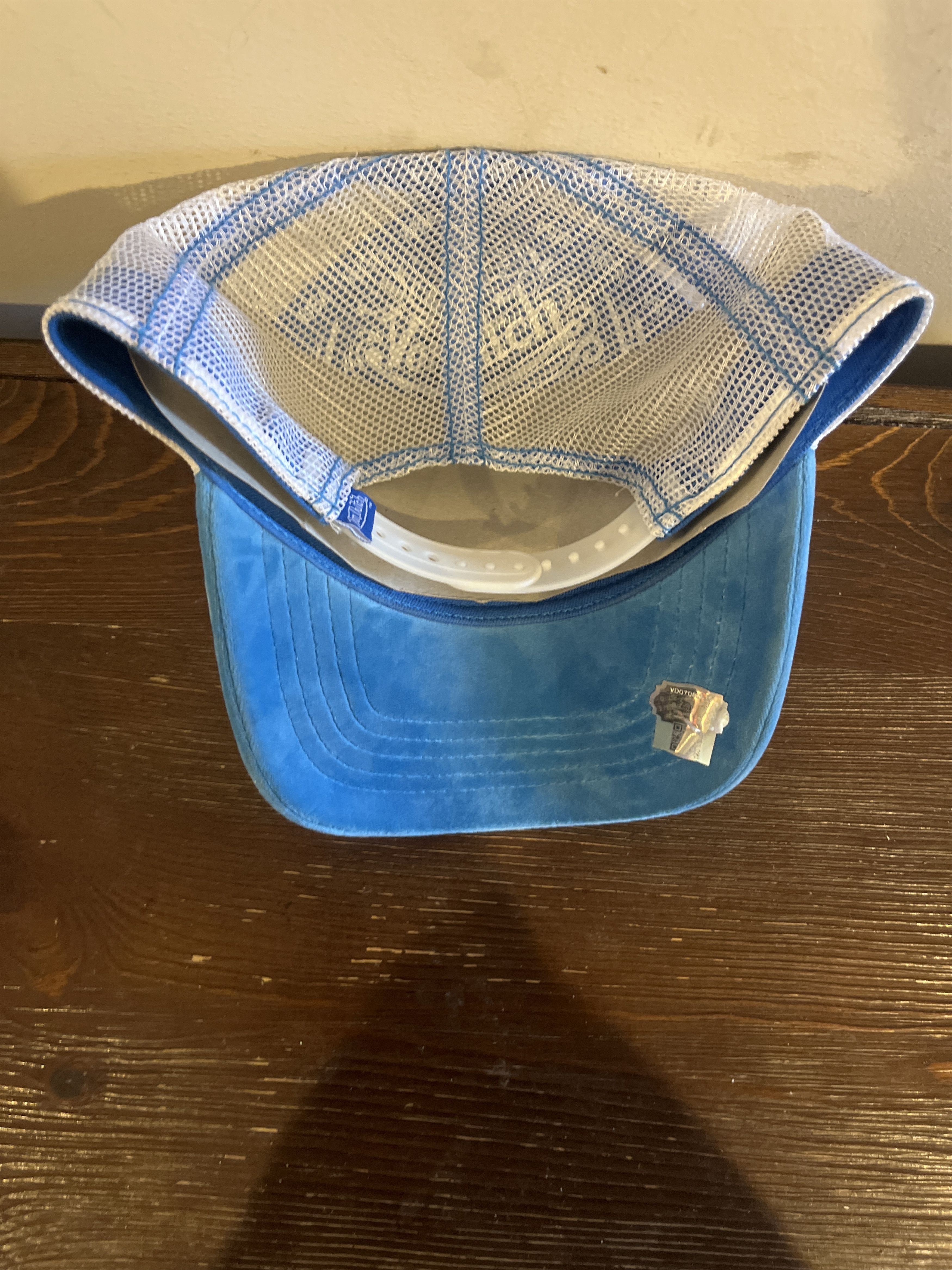 Von Dutch Blue Crush Velvet Trucker Hat Size ONE SIZE - 2 Thumbnail