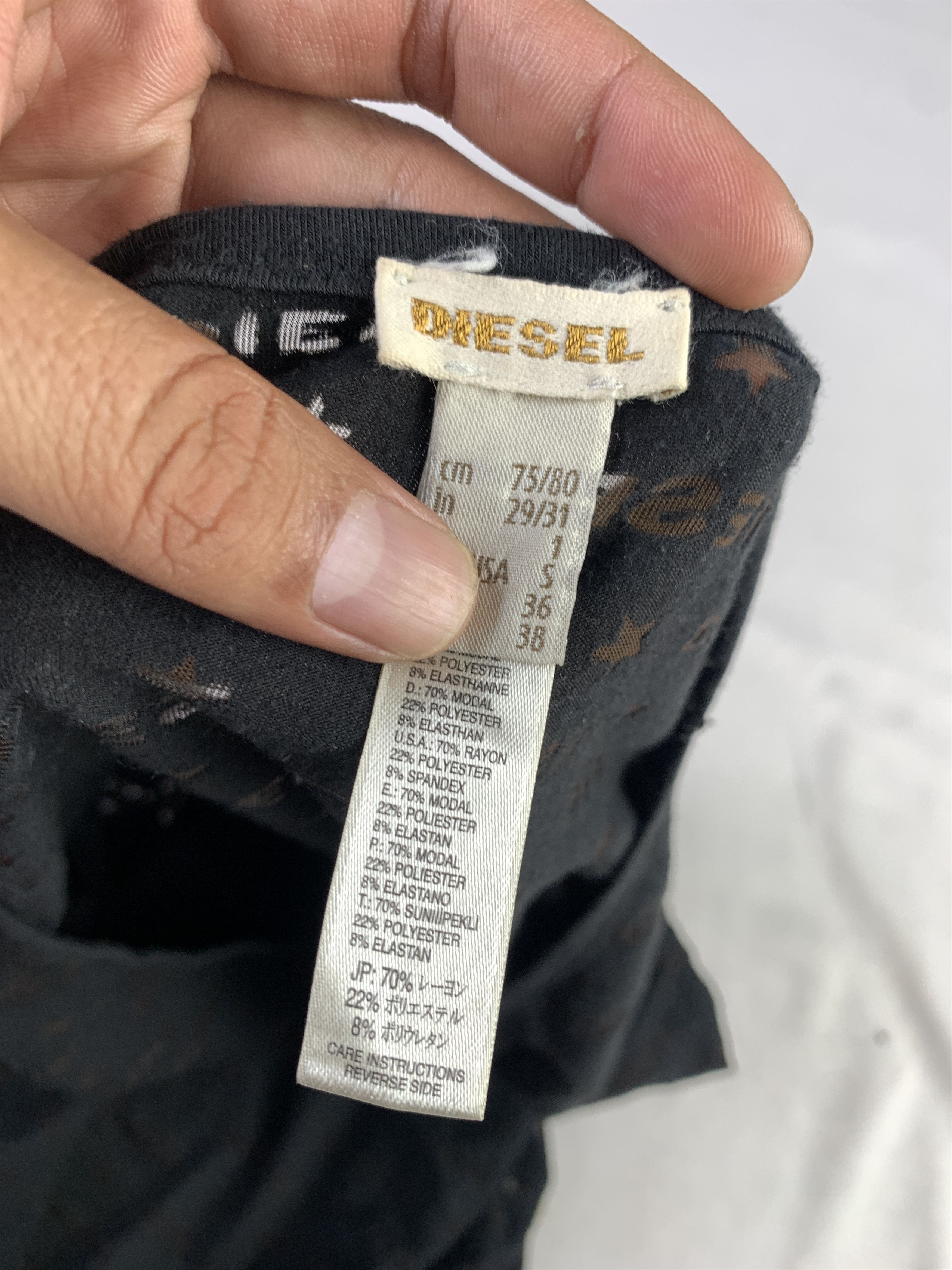 Diesel Diesel Black Throughout Print V-neck Tee (S) Size S / US 4 / IT 40 - 7 Thumbnail