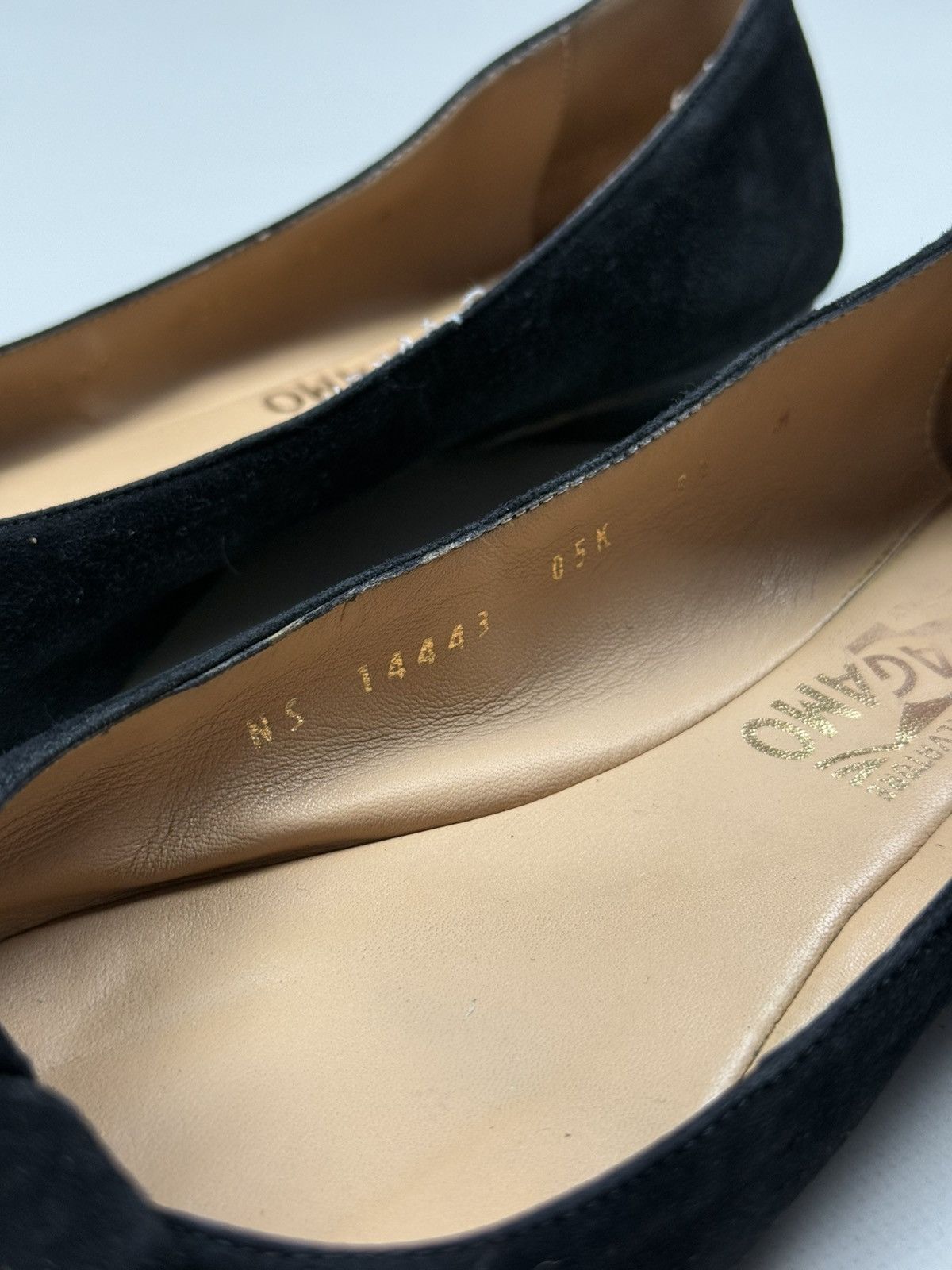 Salvatore Ferragamo Salvatore Ferragamo Ladies Suede Flats Ballets Shoes Size US 8.5 / IT 38.5 - 11 Thumbnail