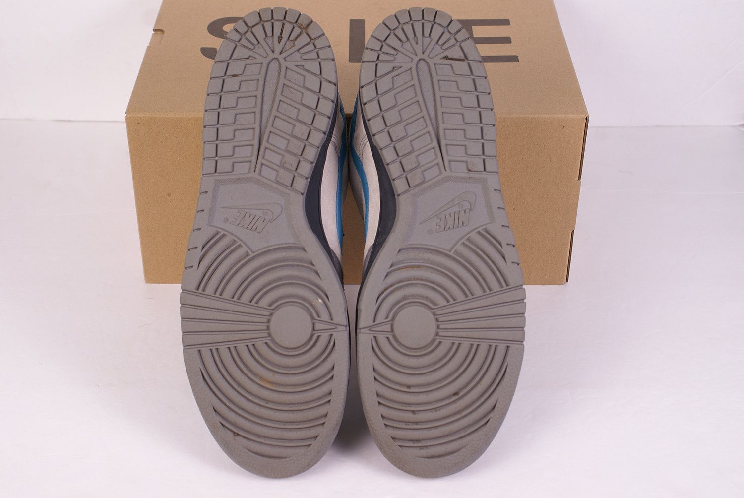 Nike 2007 Nike Dunk Low CL NEUTRAL COOL GREY AQUA BLUE 304714 047 Size US 10.5 / EU 43-44 - 8 Thumbnail