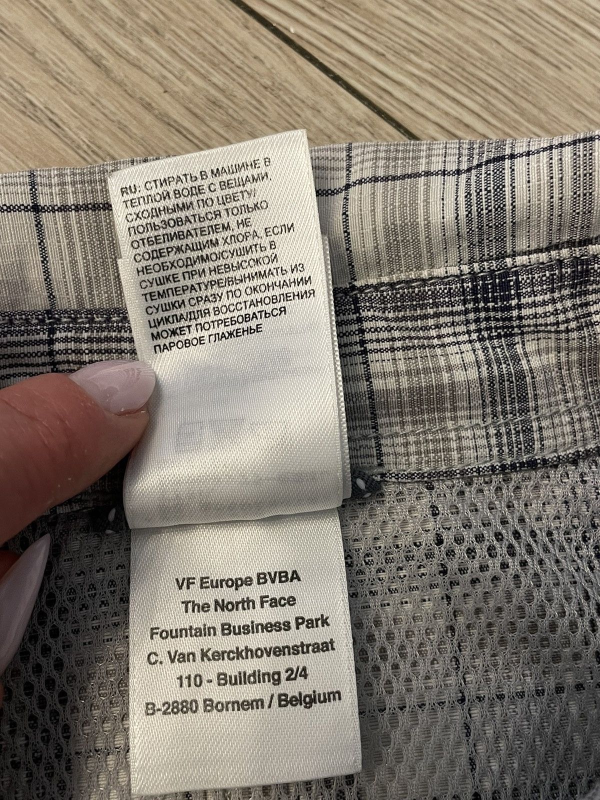The North Face The North Face Shirt Mens Size US L / EU 52-54 / 3 - 20 Thumbnail