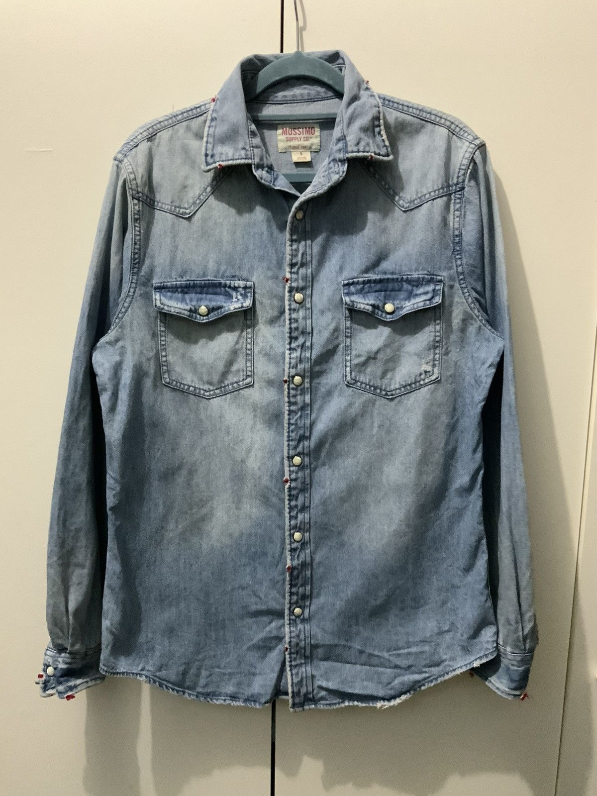 If Six Was Nine Mossimo Supply Co Distressed Denime Button Up Shirt Size US S / EU 44-46 / 1 - 1 Thumbnail