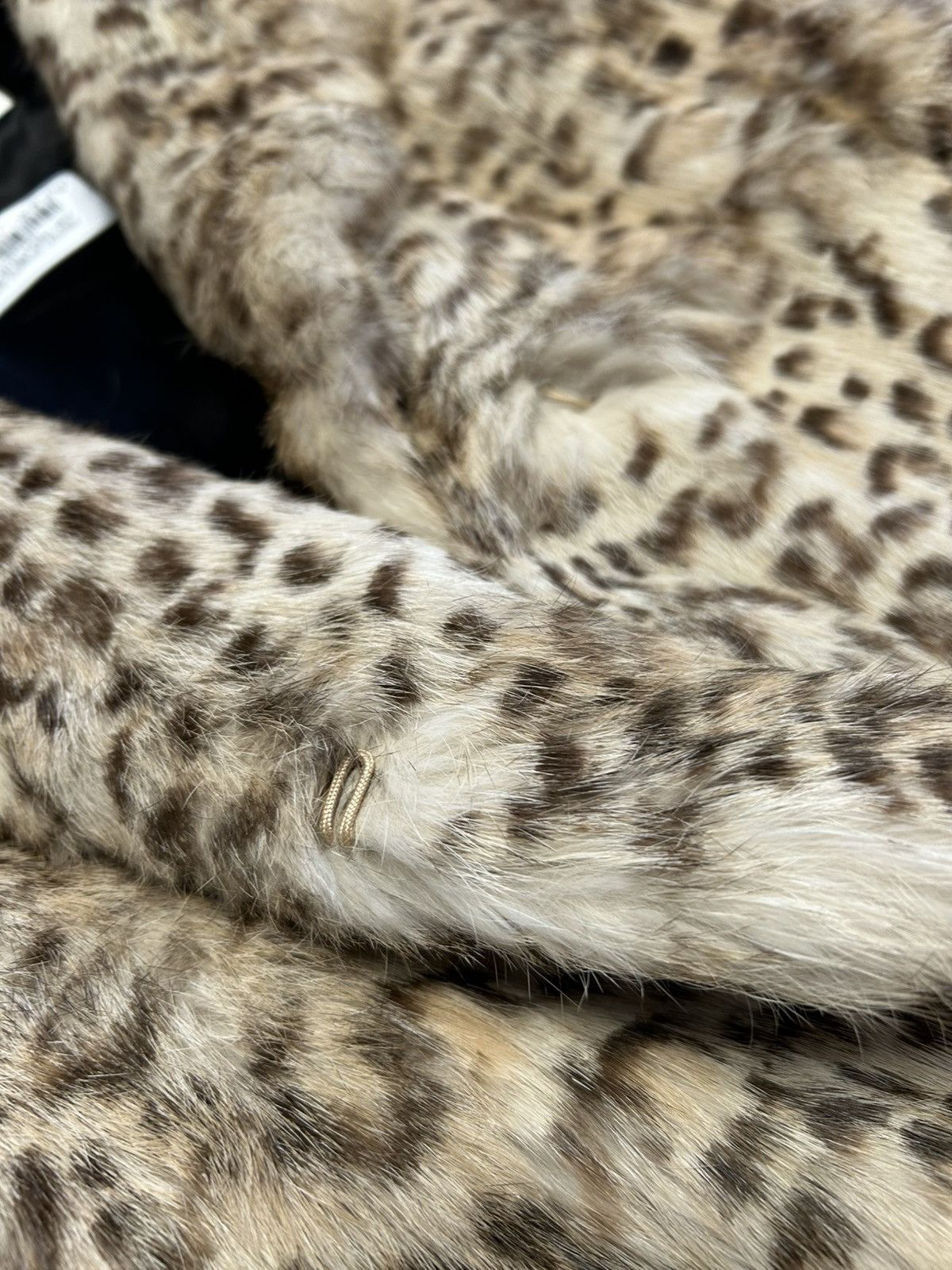 Saint Laurent Paris SS2020 1/1 sample leopard fur coat Size US M / EU 48-50 / 2 - 11 Thumbnail