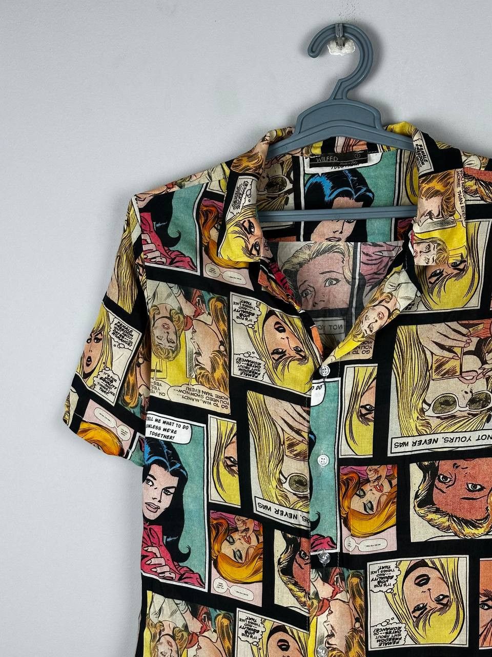 Vintage Vintage 90’s Pop Art Comics Girls AOP Hawaii Shirt Viscouse Size US S / EU 44-46 / 1 - 1 Thumbnail