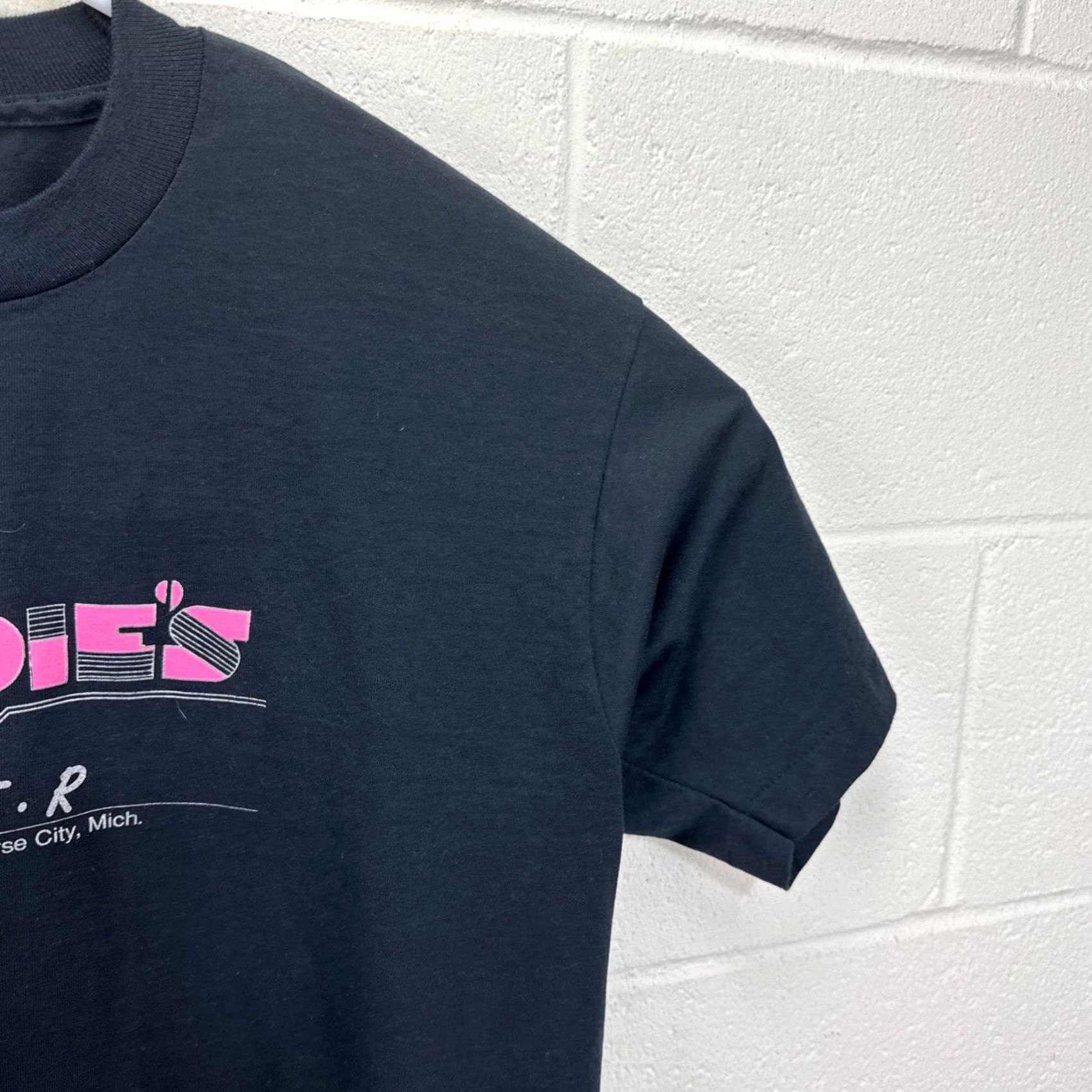 Chums VINTAGE Blondie's Diner T Shirt Graphic Tee XL Black 80s Retro 90s City Unisex Adults Mens Womens Screen Stars Best Size US XL / EU 56 / 4 - 6 Thumbnail