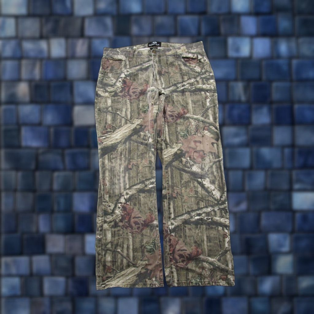Vintage VINTAGE Mossy Oak Break Up Infinity Camo Straight Leg Jeans Mens 38x32 Hunting Size US 38 / EU 54 - 1 Thumbnail