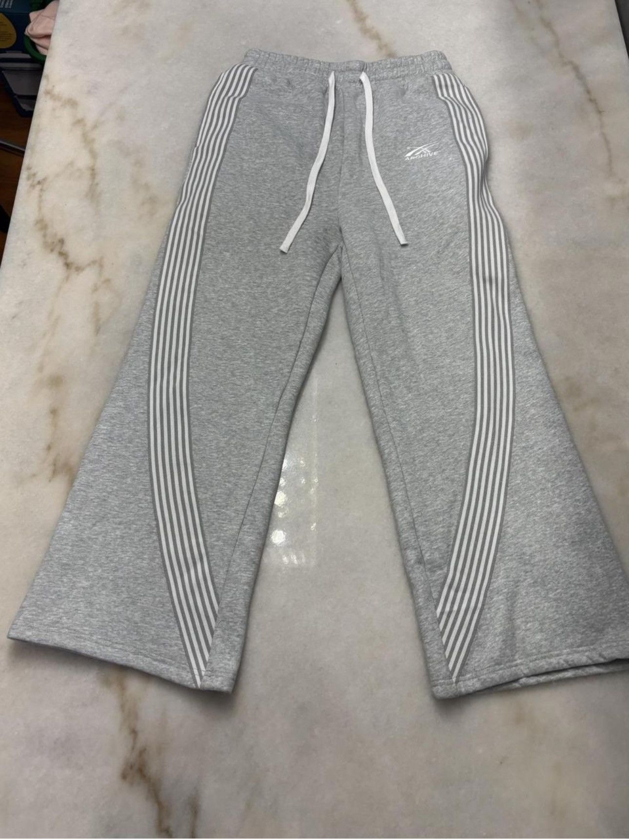 HYPEDEPT Hypedept baggy gray sweatpants Size US 28 / EU 44 - 1 Thumbnail