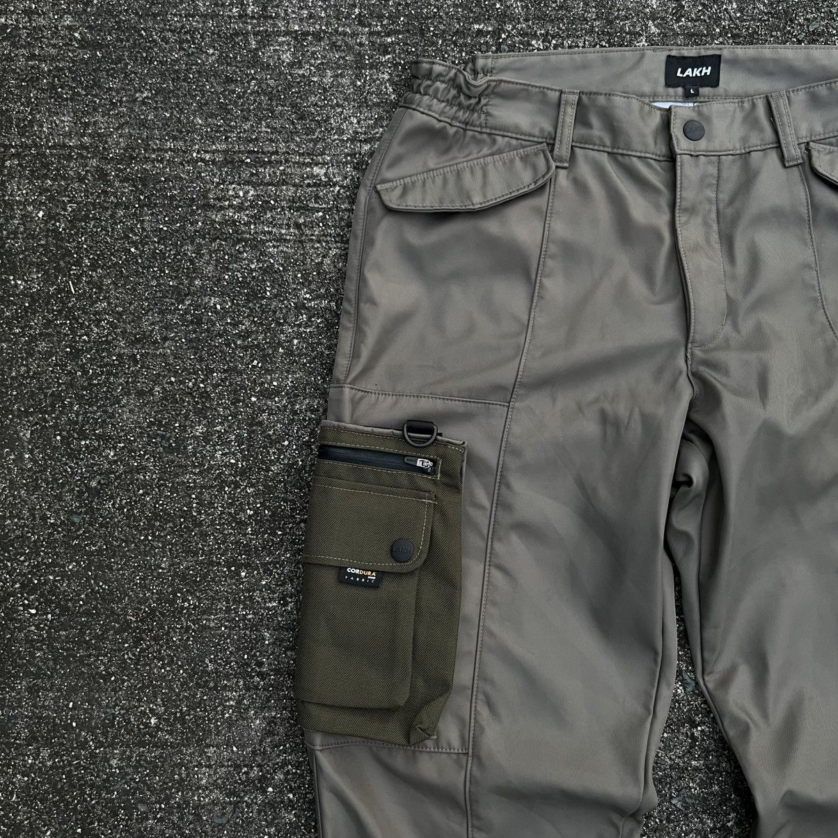 Other LAKH A/W19 Detachable Cargo Pocket Sling Utility Nylon Pants Size US 33 - 3 Thumbnail