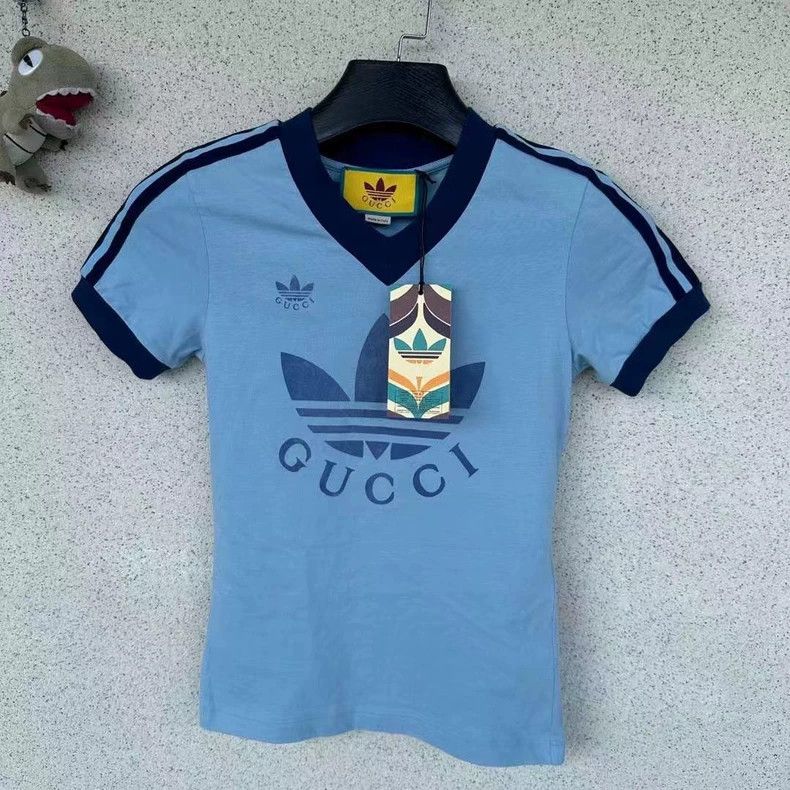 Gucci Gucci x Adidas Short Sleeve T-Shirt - dmc Size US XXS / EU 40 - 1 Thumbnail
