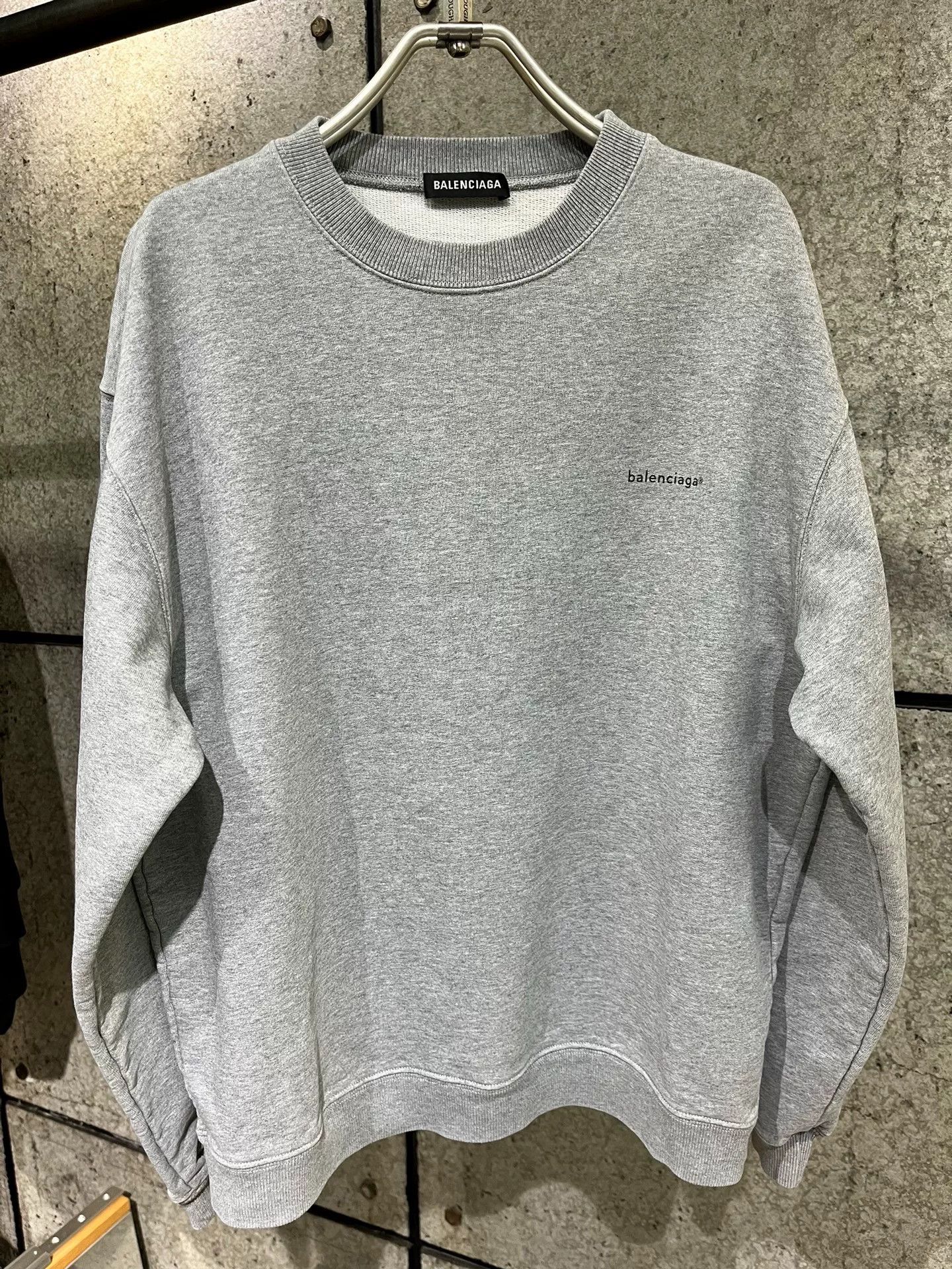 Balenciaga Balenciaga Gray Crewneck Logo Sweatshirt M Size US M / EU 48-50 / 2 - 1 Thumbnail