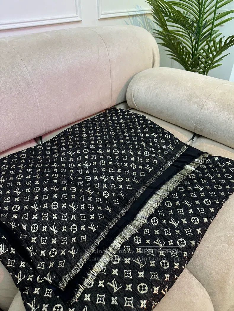 Louis Vuitton Louis Vuitton Gold silk presbyopic double shawl scarf Size ONE SIZE - 2 Thumbnail