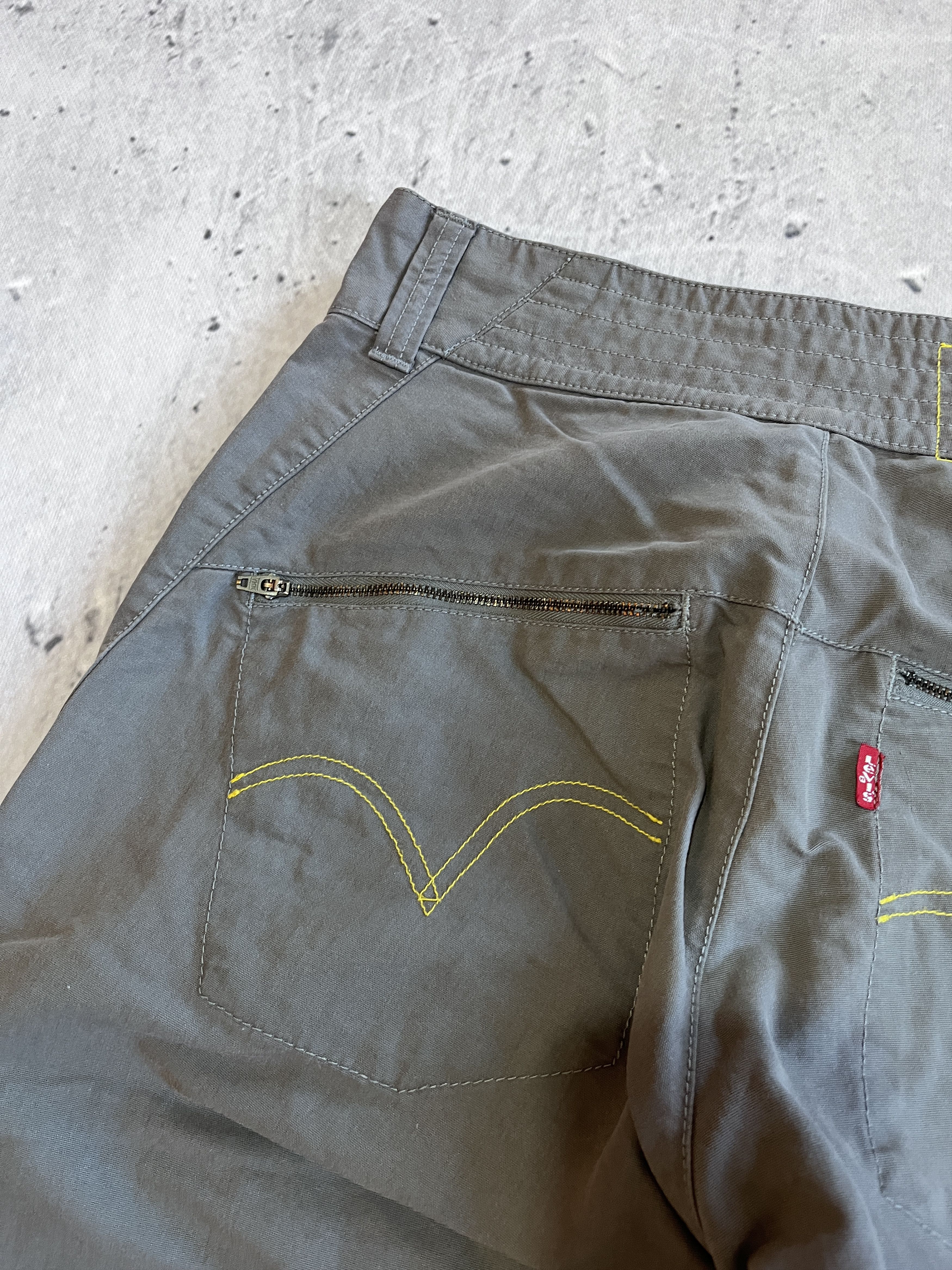 Levi's LEVIS ENGINEERED JEANS 2004 TWISTED LEG VINTAGE BAGGY PANTS Size US 32 / EU 48 - 9 Thumbnail