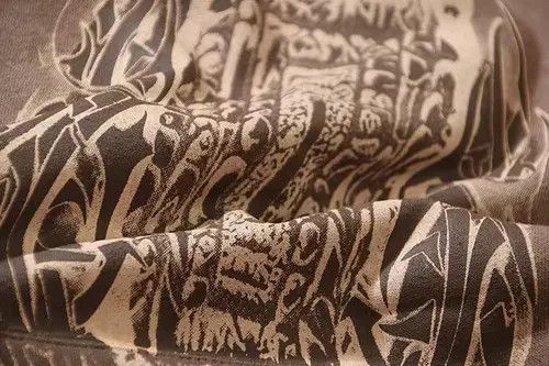 Japanese Brand Street Retro Embossed Print Loose Hooded Sweatshirt Size US XL / EU 56 / 4 - 7 Thumbnail