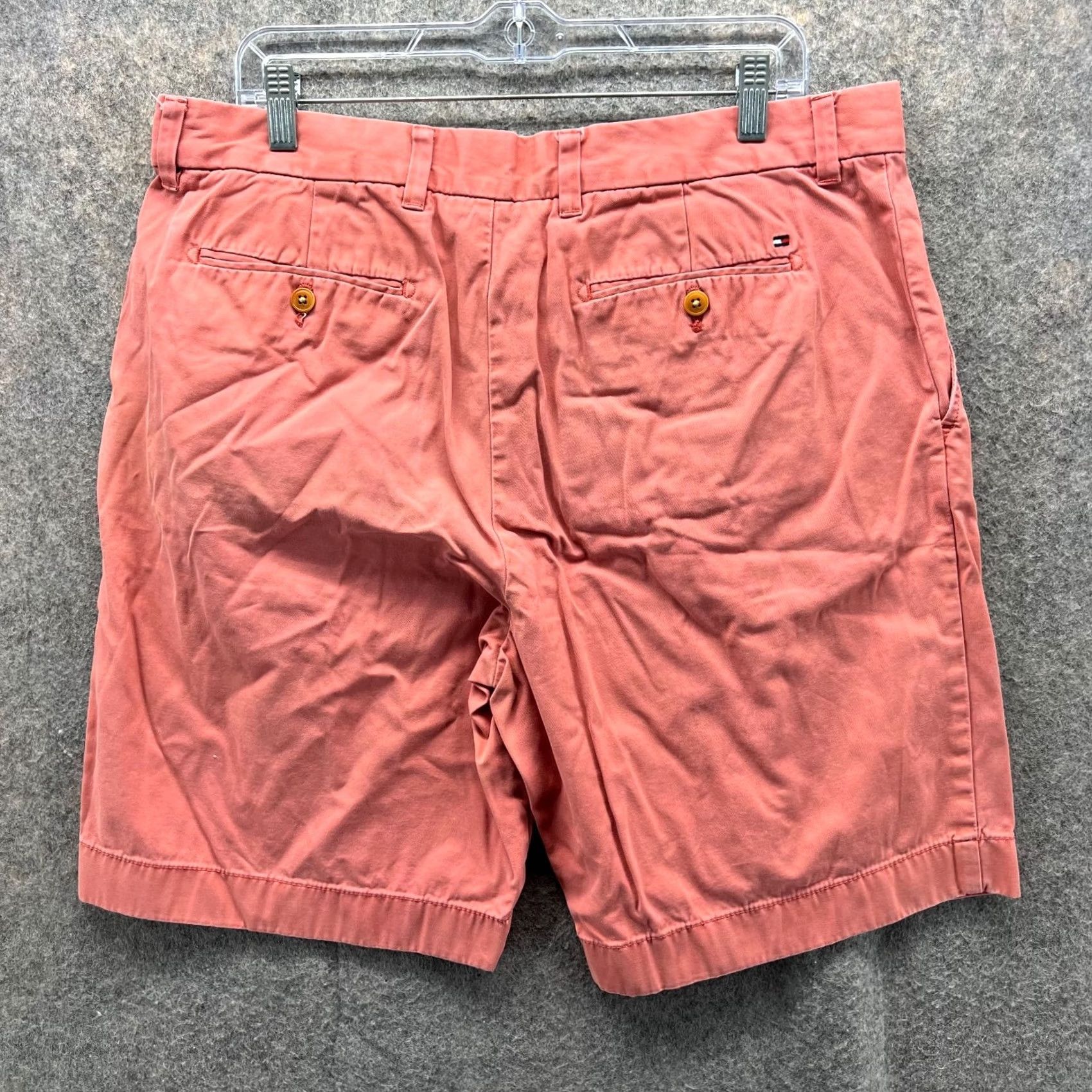 Tommy Hilfiger Tommy Hilfiger Shorts Men 36 Peach Pink Chino Flat Front Classic Fit Casual Canvas 36 Pink Mens Regular Shorters? Size US 36 / EU 52 - 3 Thumbnail