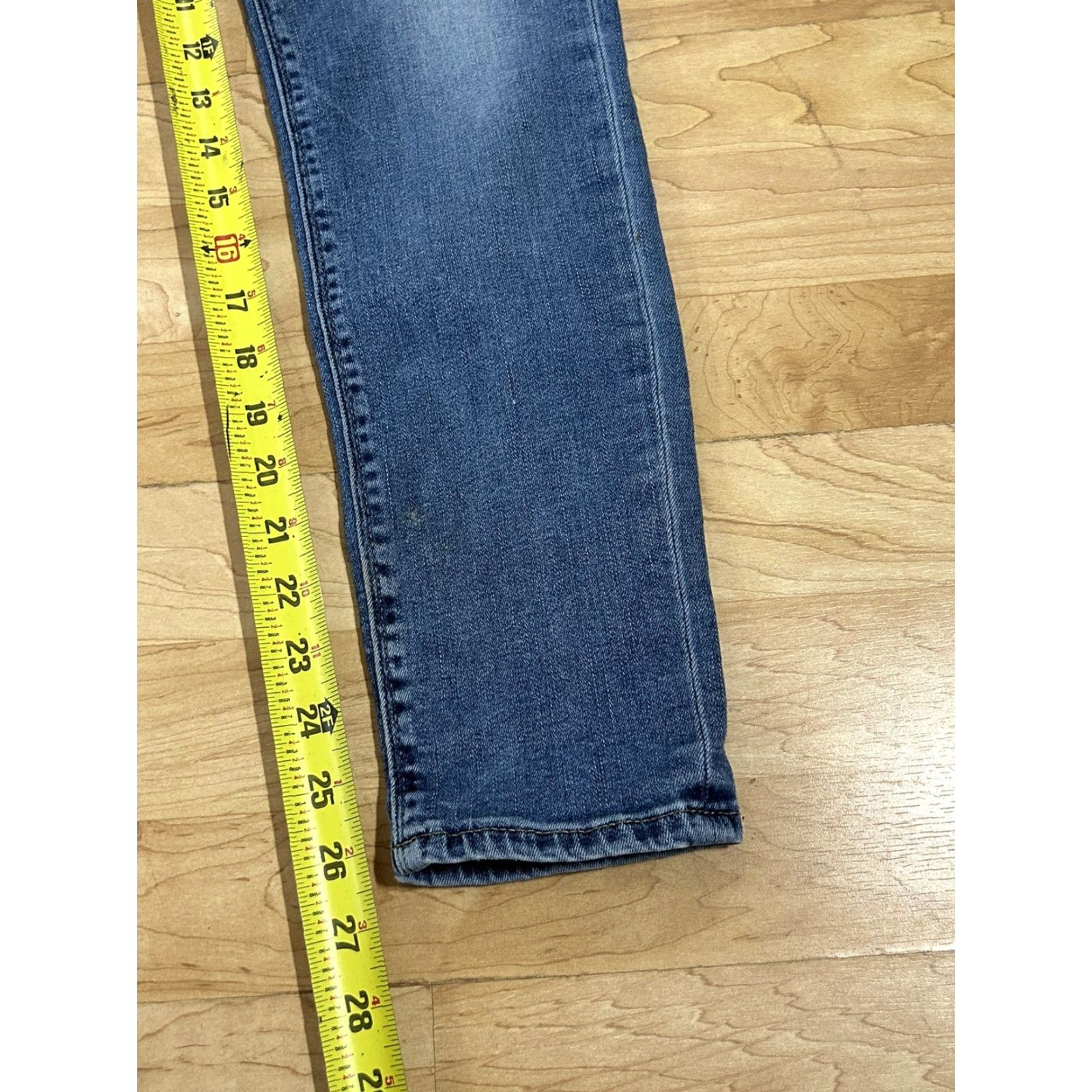 Lucky Brand Lucky Brand Brooke Legging Jean Blue Denim Distressed sz 6/28 Women Jeans Jegging Distressed Medium Wash Blue Size 28" / US 6 / IT 42 - 3 Thumbnail