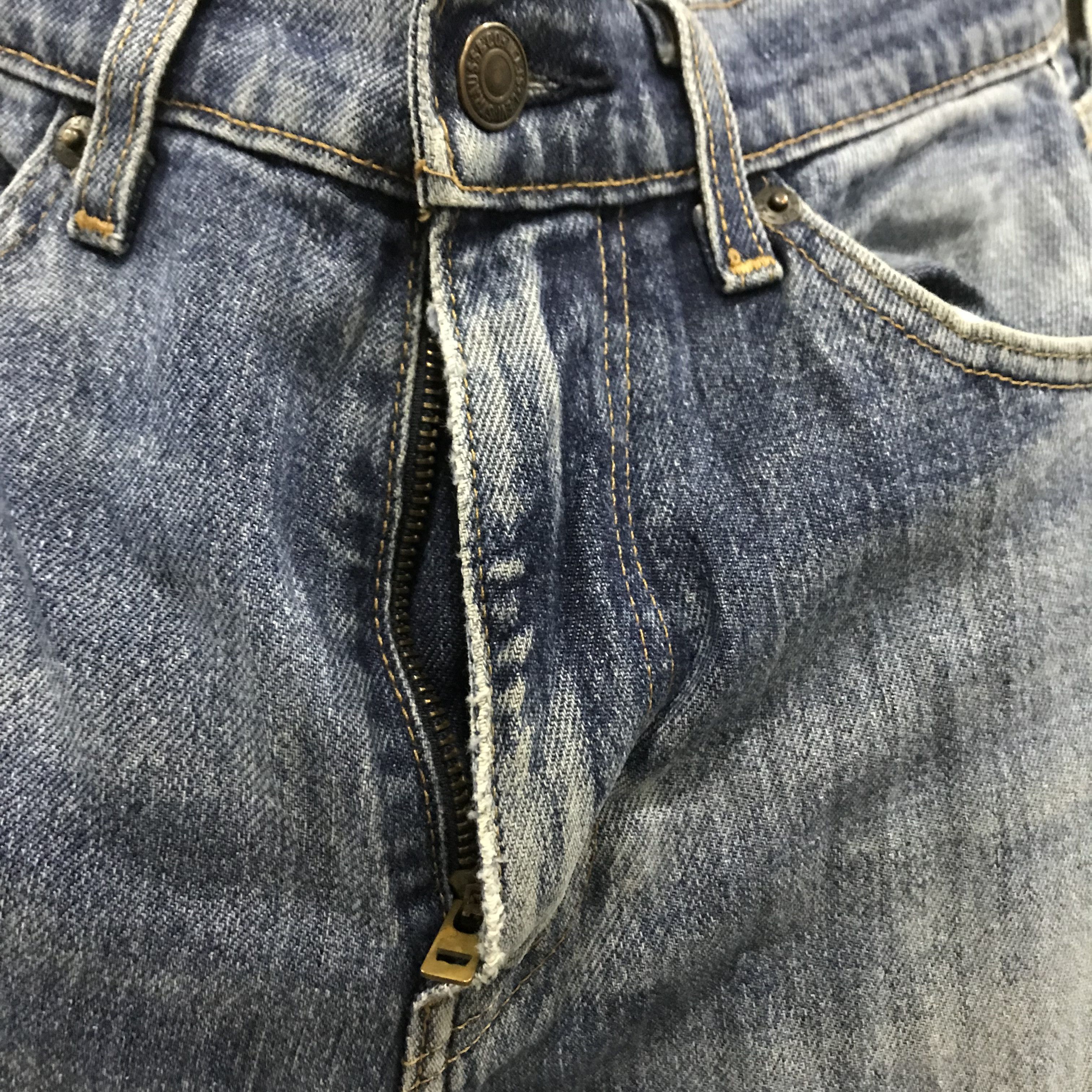 Levi's Vintage Levi's 505 Jeans Distressed Ripped Knees 90s Style Size US 30 / EU 46 - 8 Thumbnail