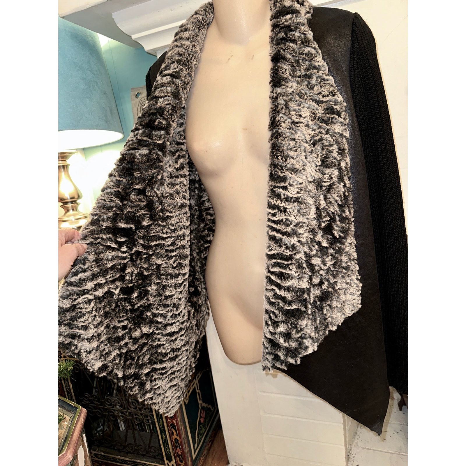 Other DOLCE CABO FAUX FUR LINED ASYMMETRIC CARDIGAN SWEATERJACKET Size M / US 6-8 / IT 42-44 - 5 Thumbnail
