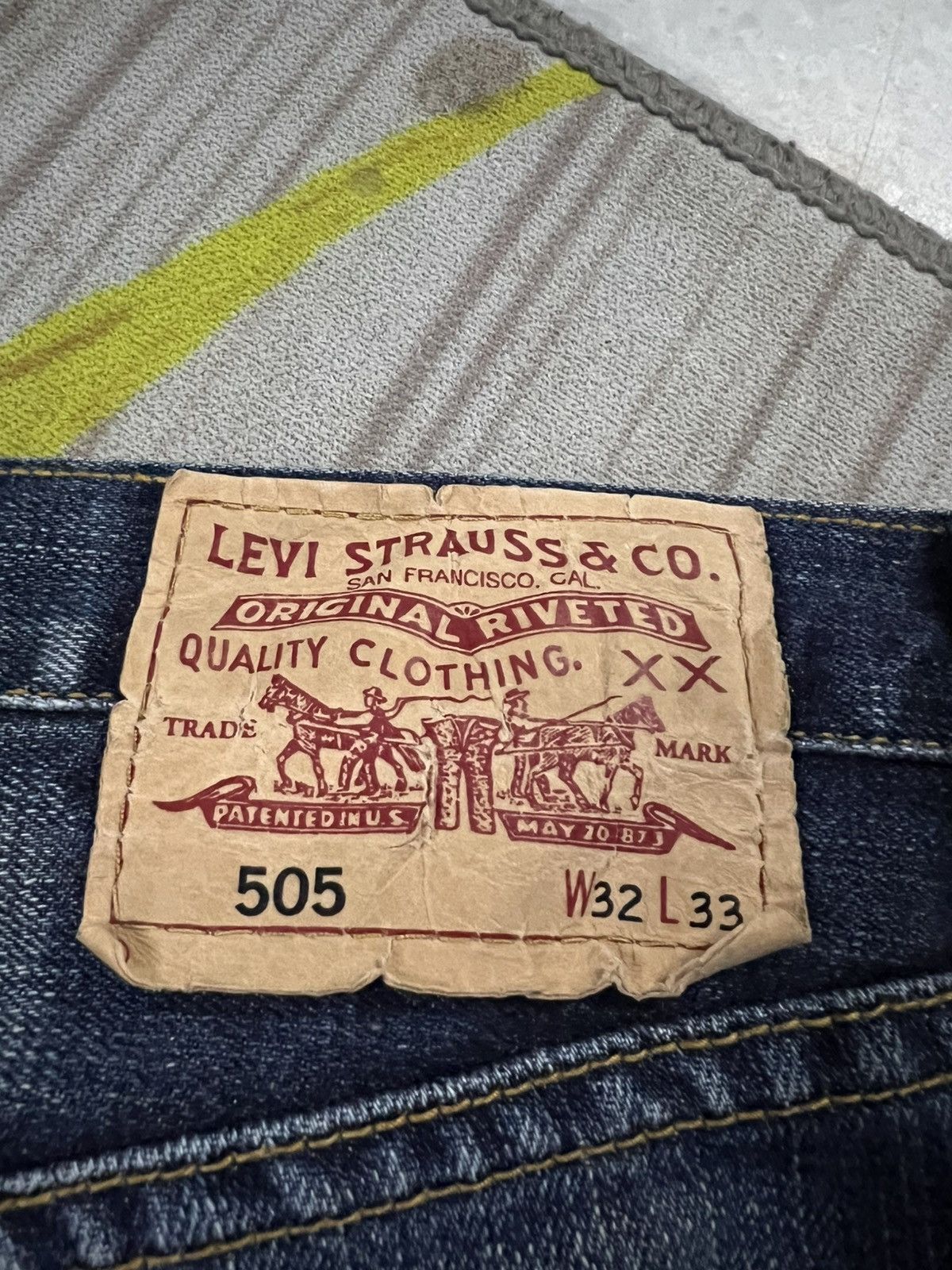 Levi's VINTAGE LEVIS 505 DISTRESSED JEANS Size US 32 / EU 48 - 25 Thumbnail