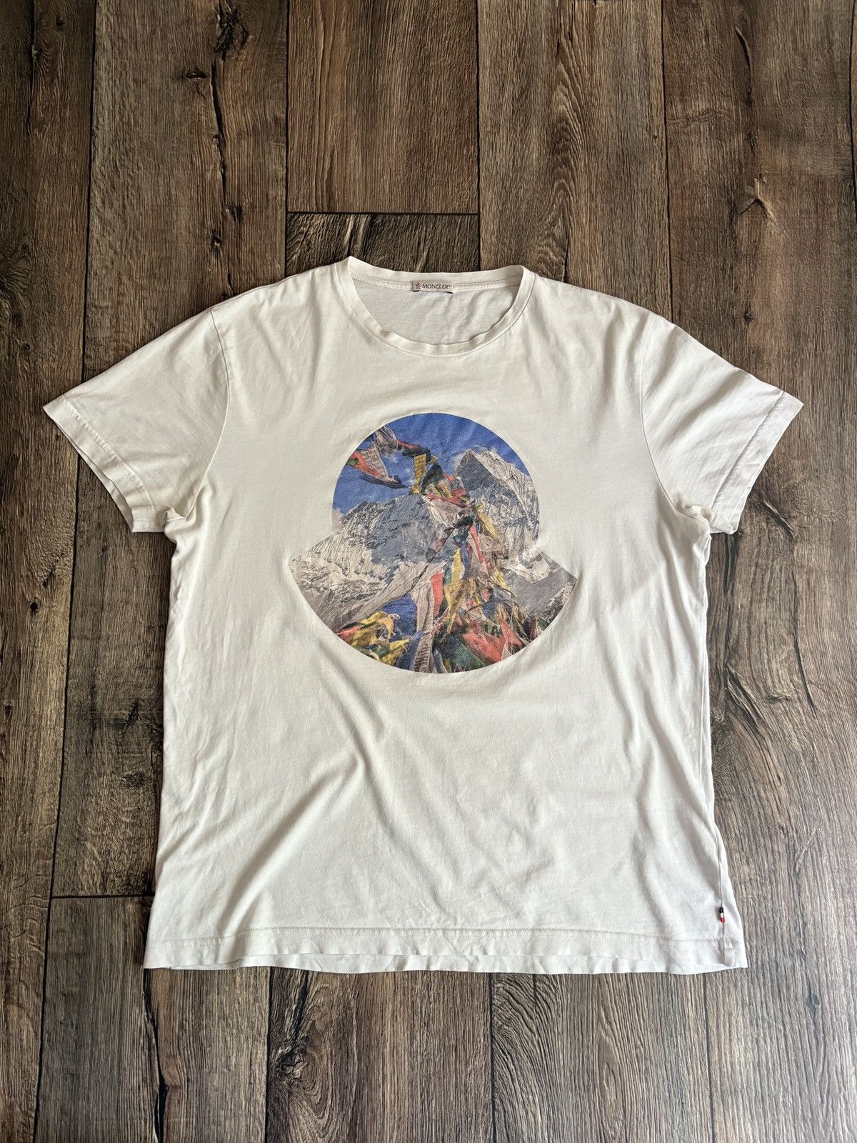 Moncler Moncler Tibetan Flags Graphic T-Shirt Size US XL / EU 56 / 4 - 1 Thumbnail