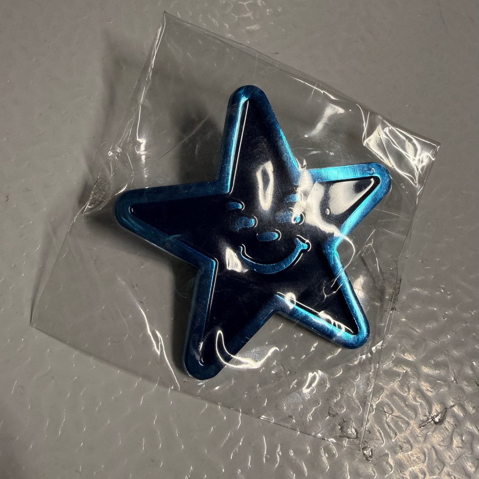 Asspizza Asspizza Metallic Blue Star Pin Size ONE SIZE - 1 Thumbnail