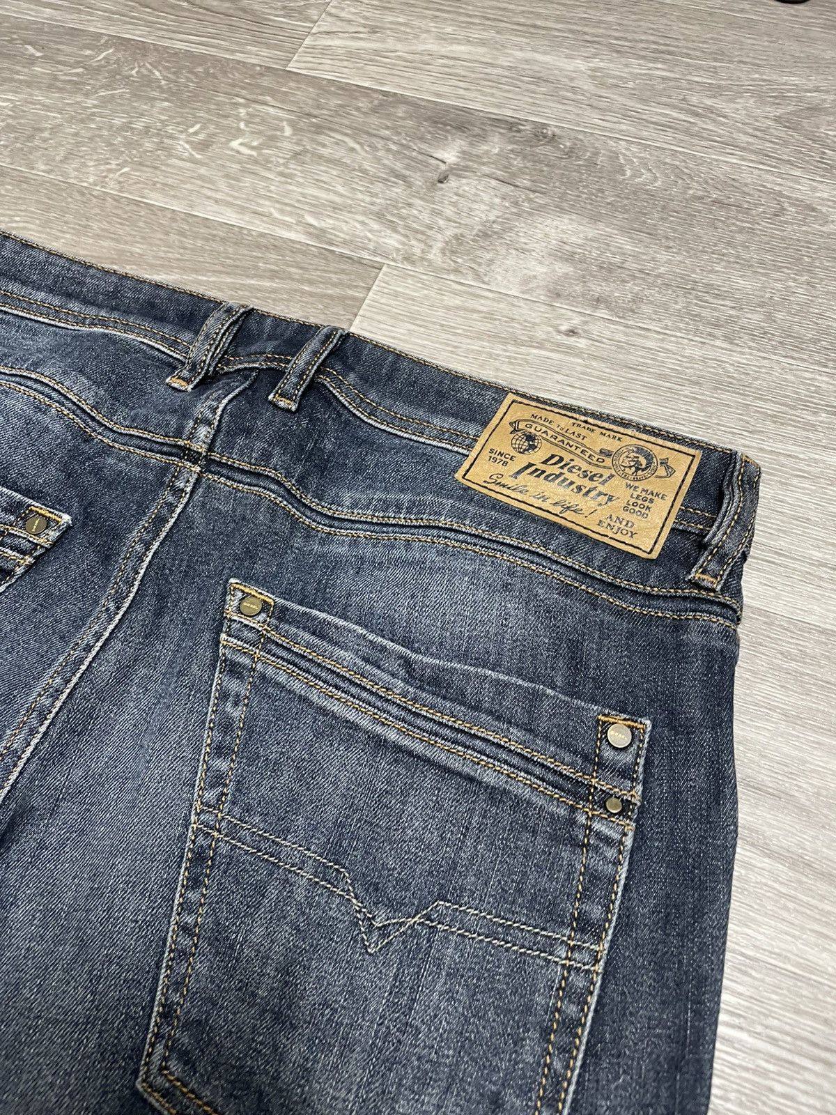 Diesel Vintage Diesel Krayver Regular Fit Blue Wash Denim Jeans 32 Size US 32 / EU 48 - 19 Thumbnail