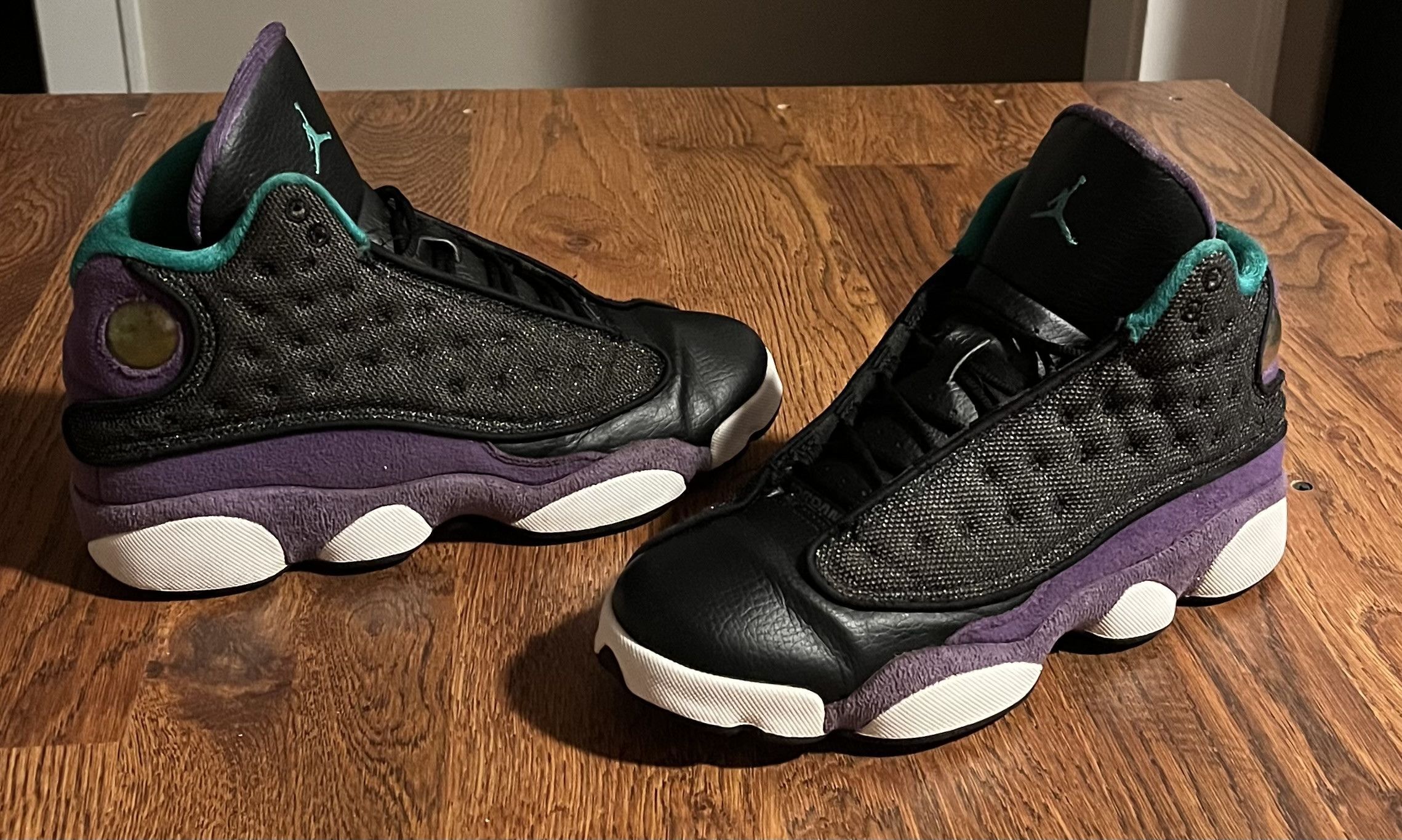 Jordan Brand Air Jordan 13 Retro GS Grape Black Atomic Teal Ultraviolet Size US 7 / EU 40 - 1 Thumbnail