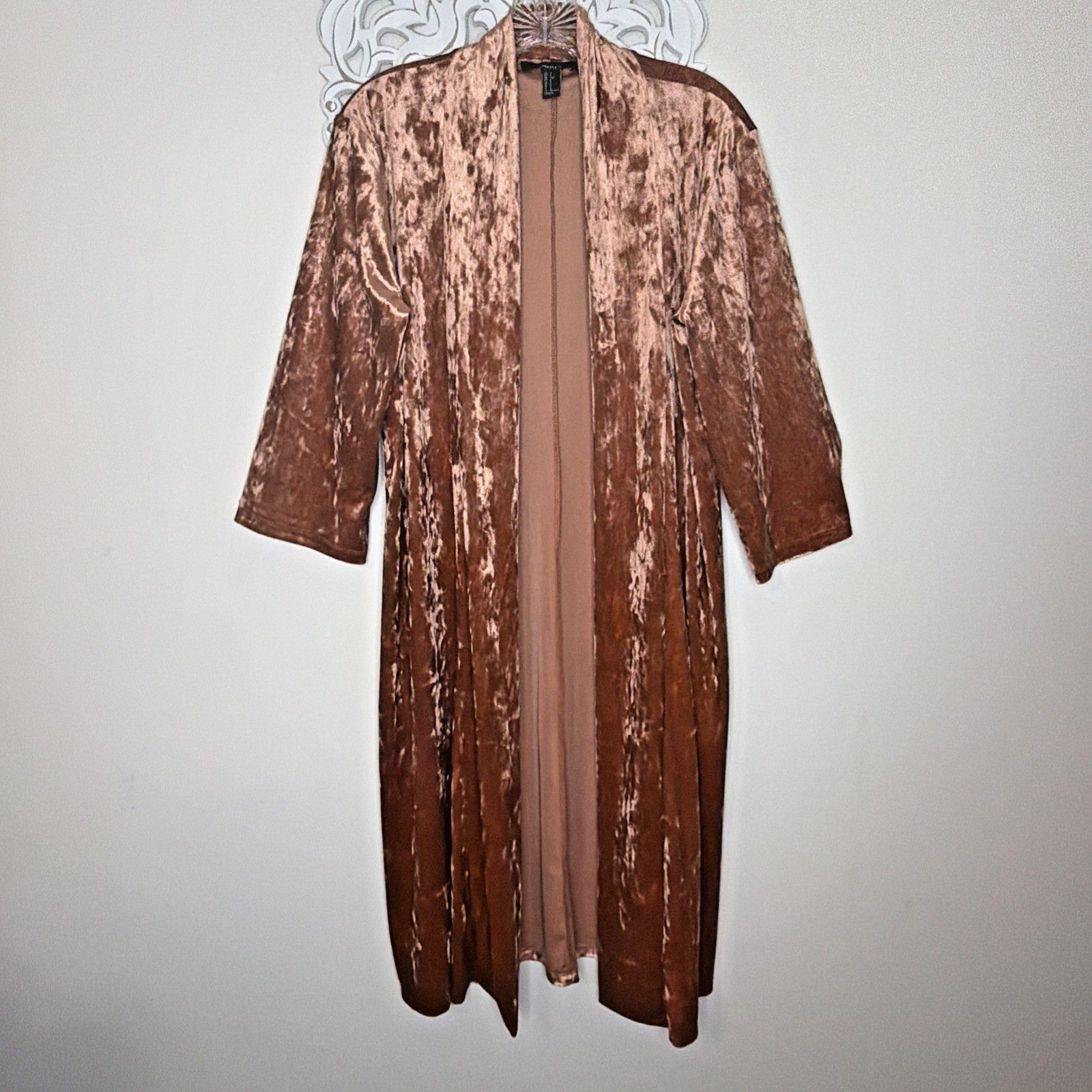 Forever 21 FOREVER 21 size S Crushed Velvet Long CARDI Coatigan Duster Size S / US 4 / IT 40 - 2 Thumbnail