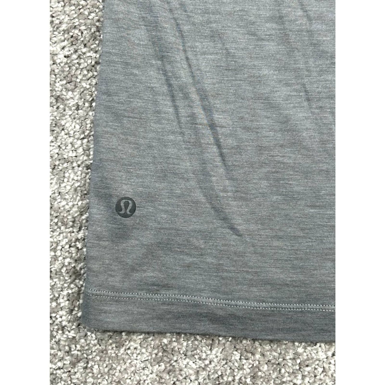 Lululemon Lululemon Shirt Mens Large Gray Running Pullover Size US L / EU 52-54 / 3 - 8 Thumbnail