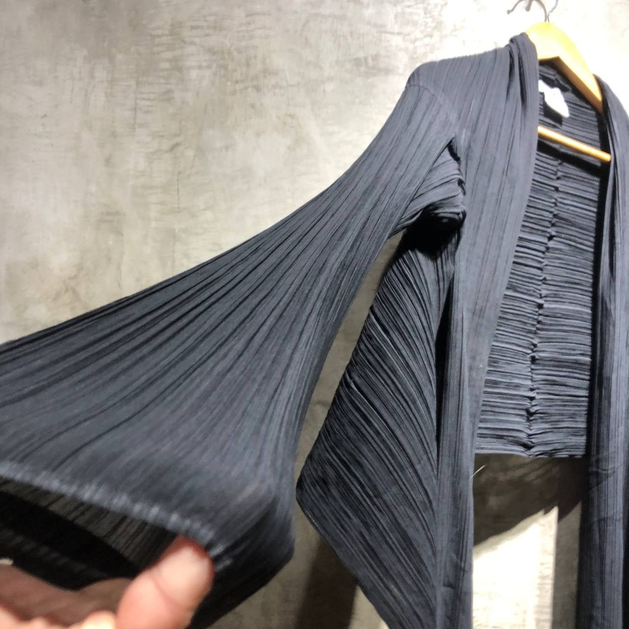 Issey Miyake Issey Miyake Fete Pleated Cardigan Size M / US 6-8 / IT 42-44 - 2 Thumbnail