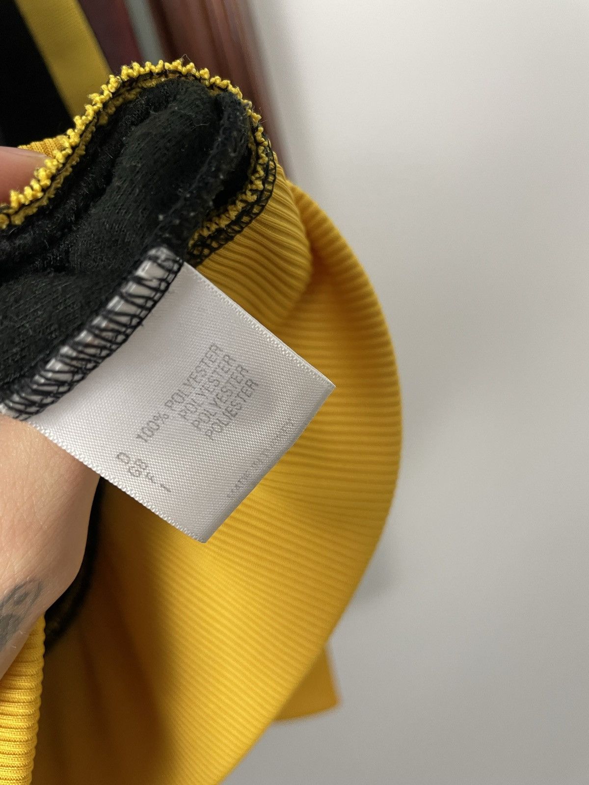 Asics Vintage Asics Track Top Japanese Black Yellow Hype Japan Size US M / EU 48-50 / 2 - 5 Thumbnail
