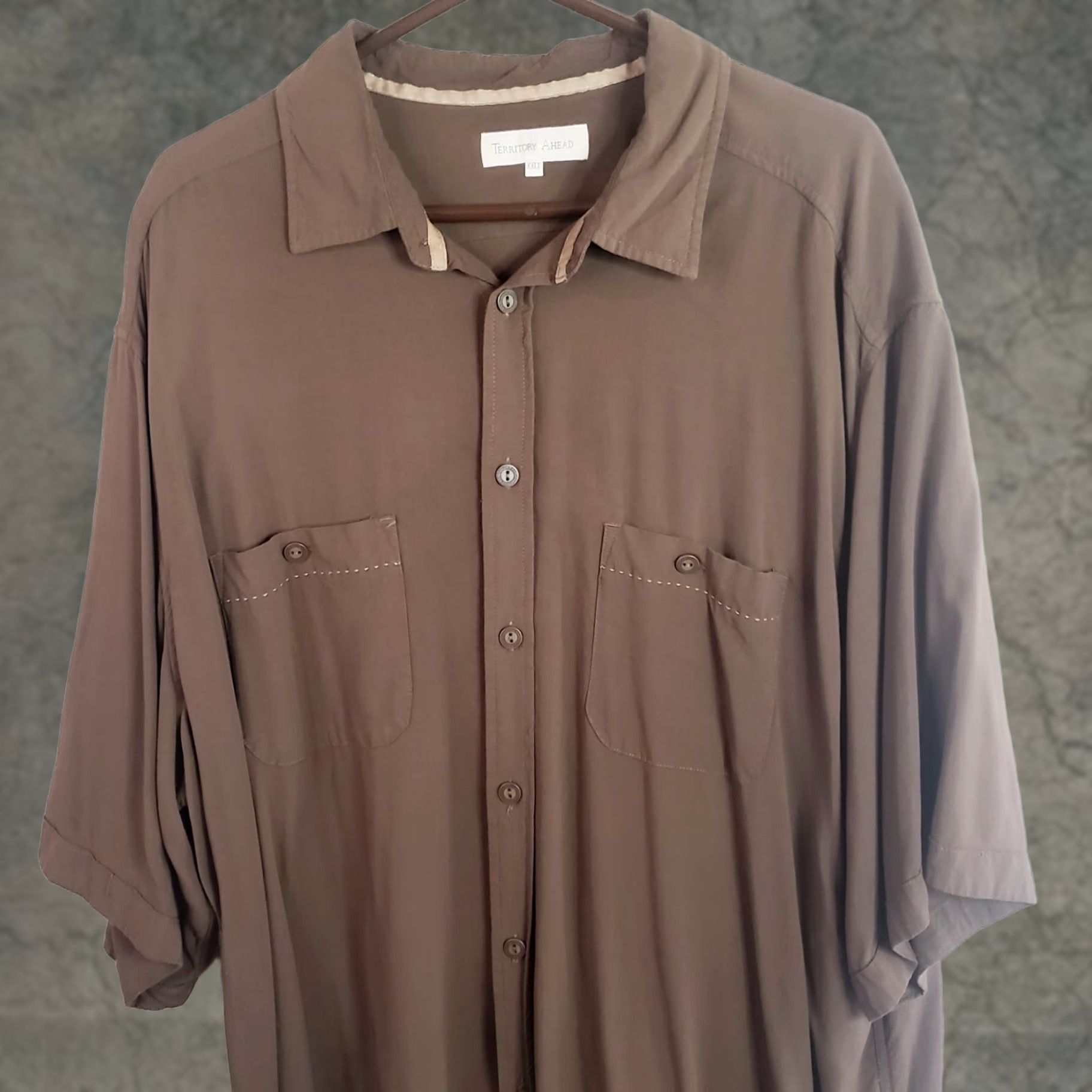 The Territory Ahead VINTAGE Territory Ahead Shirt Mens 2XLT Brown Rayon Short Sleeve Button-Up Pockets Logo Check Modern Designer Casual Workwear Relations Size US XXL / EU 58 / 5 - 1 Thumbnail