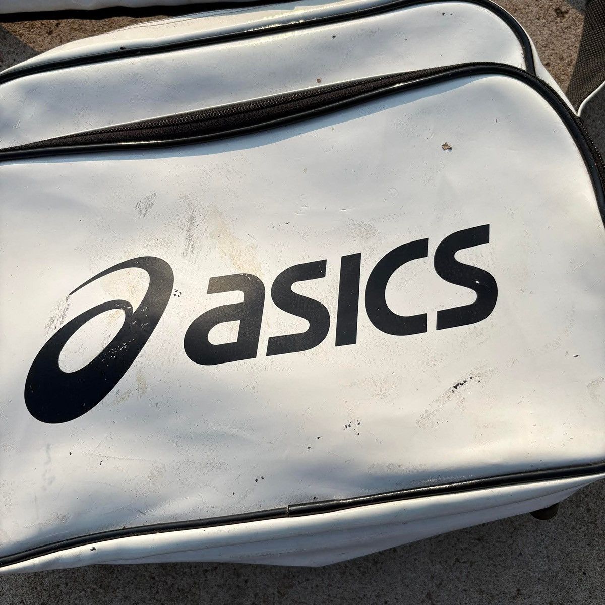 Asics ASICS White Shoulder Bag / Sport Crossbody / Logo Print Size 34 - 9 Thumbnail