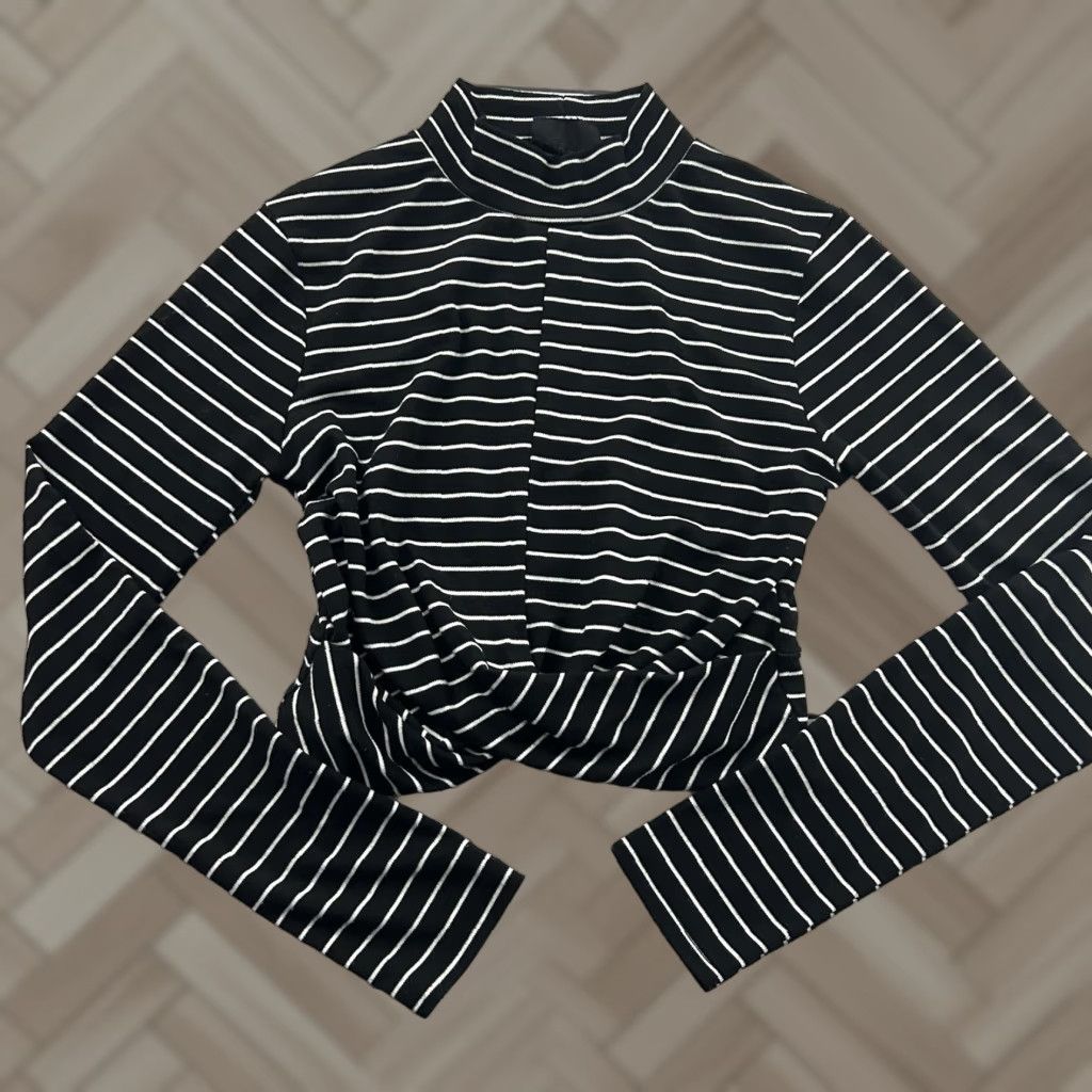 Topshop Topshop Long Sleeve Striped Cropped Blouse Women 6 Black White Multicolor Cropped Shirt Womens 6 Colorful 90s Size M / US 6-8 / IT 42-44 - 1 Thumbnail