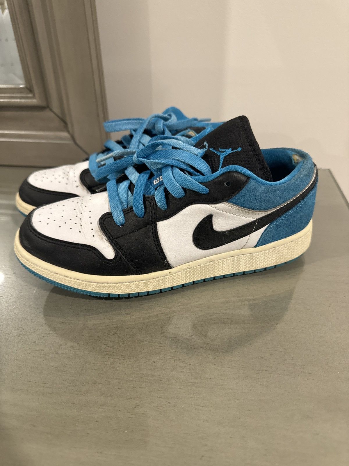 Nike Air Jordan 1 Retro Low OG ‘UNC’ Size US 5 / EU 37 - 1 Thumbnail