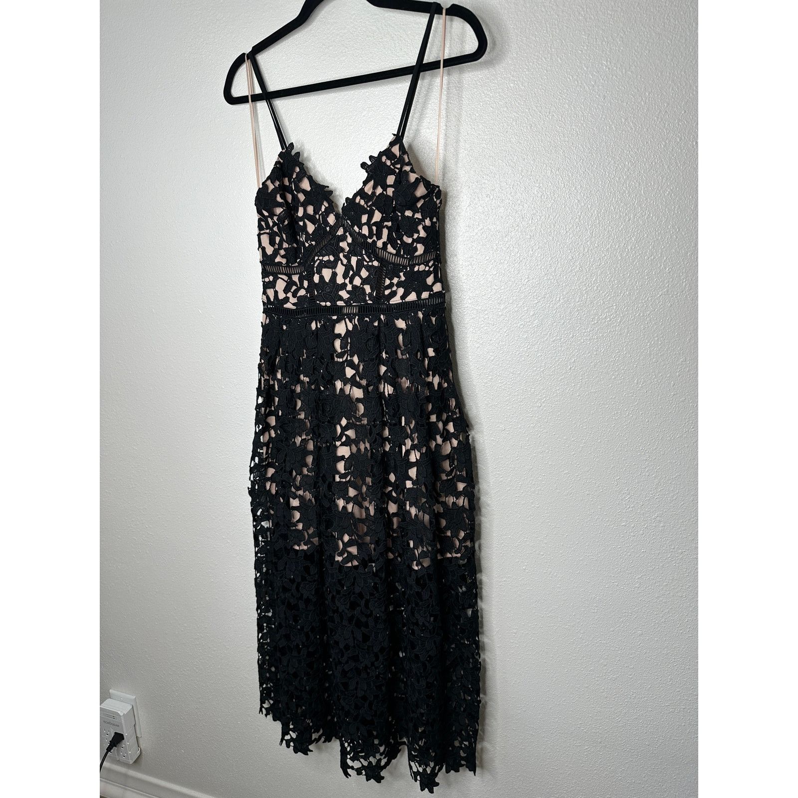 Other Aqua Black Lace Overlay Tan Lining Cami Midi Dress SM Size S / US 4 / IT 40 - 6 Thumbnail